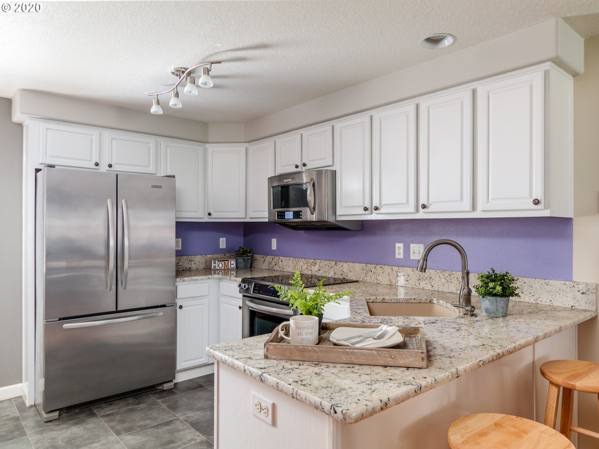Photo #2: 20254035 Listing 