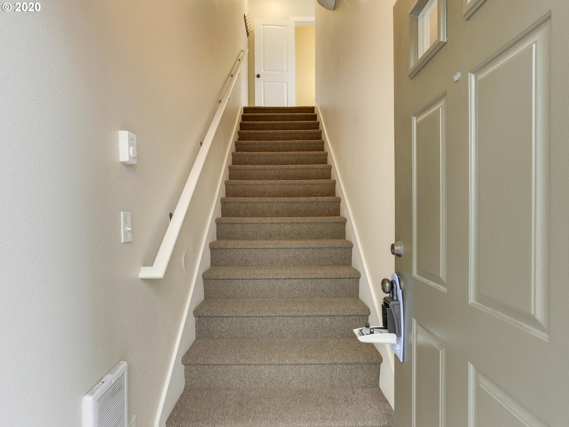 Photo #2: 20254494 Listing 