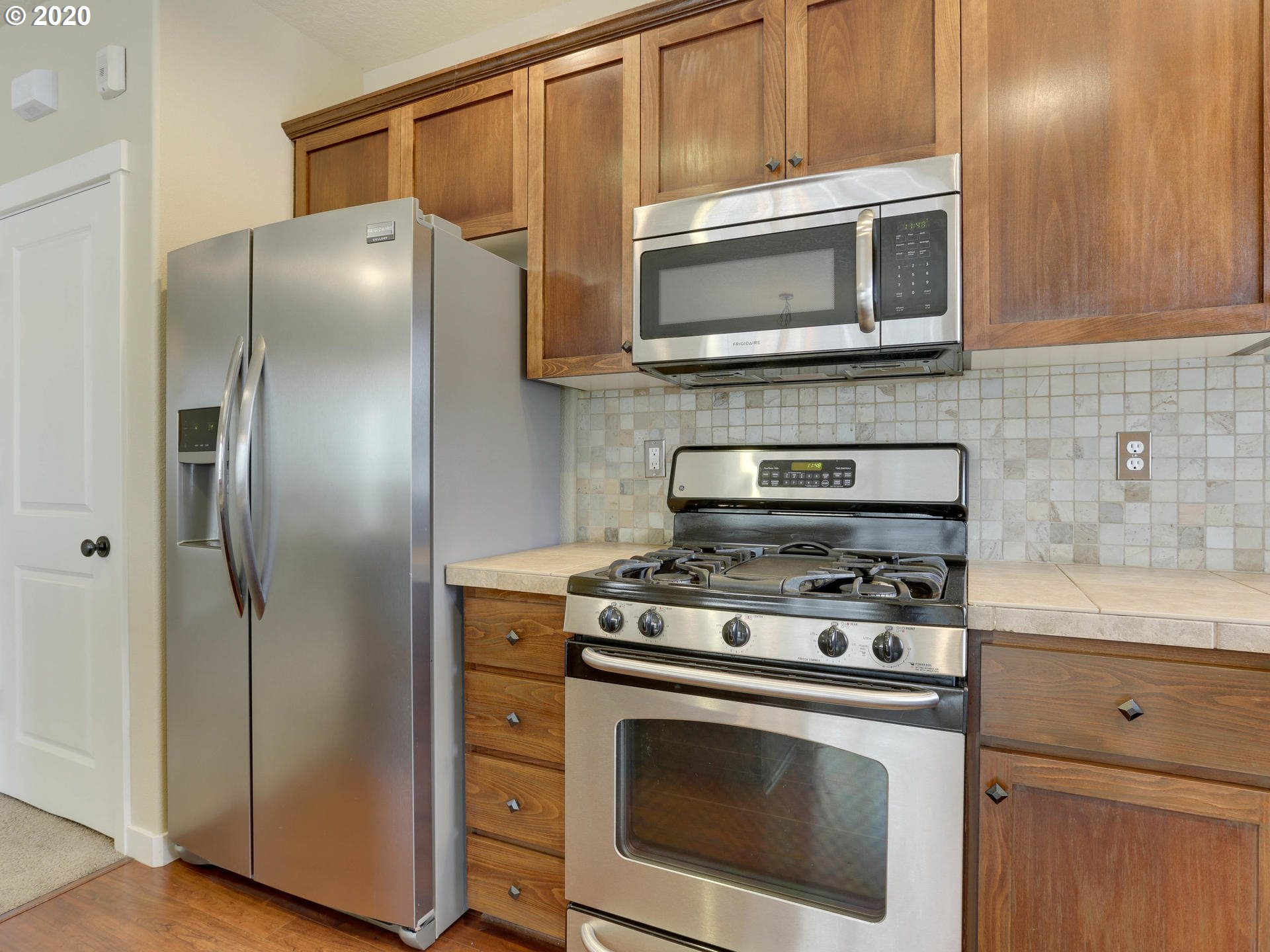 Photo #6: 20254494 Listing 