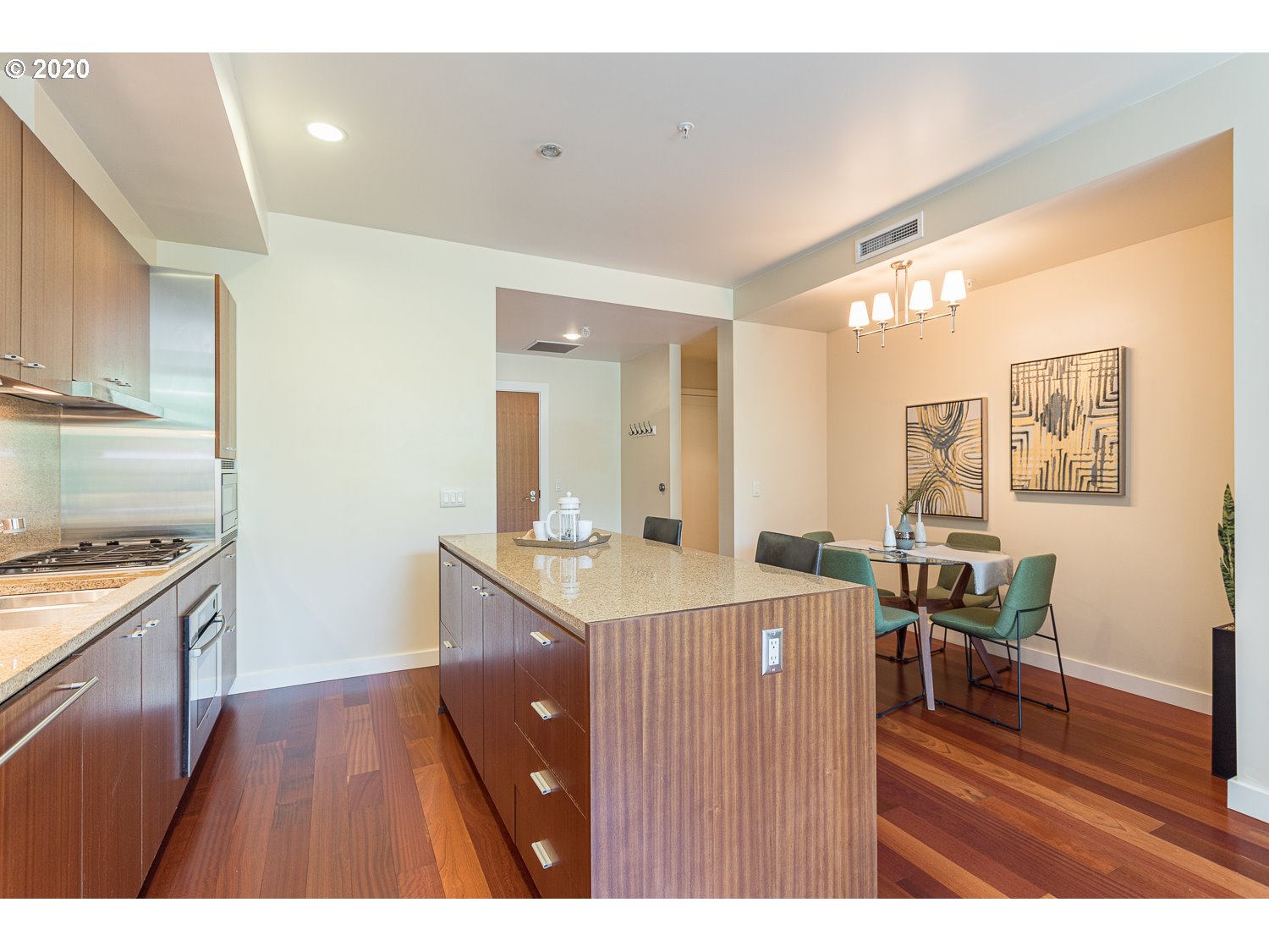 Photo #5: 20255746 Listing 