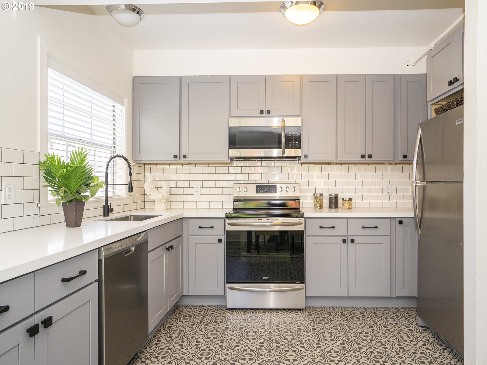 Photo #6: 20258000 Listing 