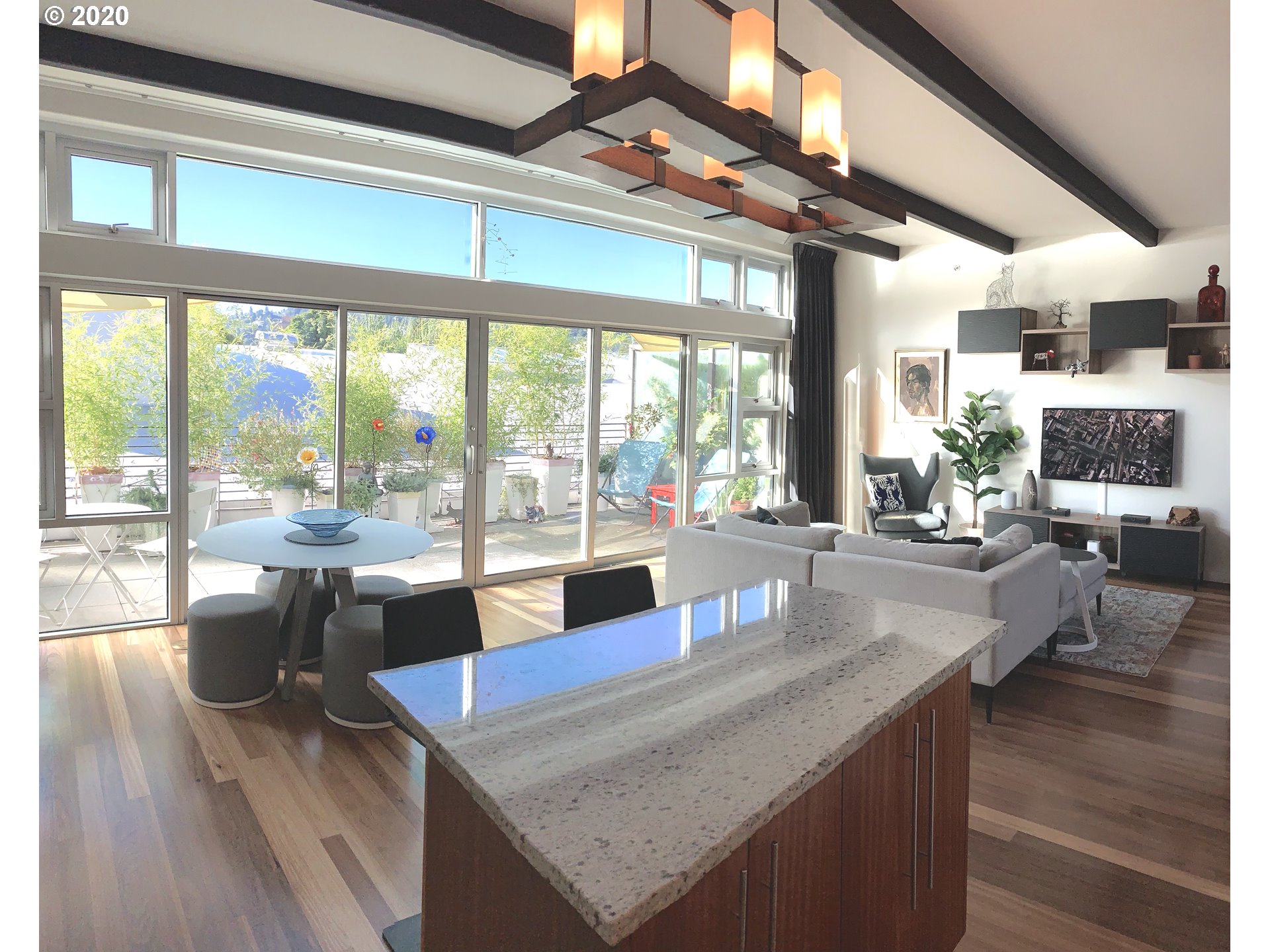 Photo #5: 20258146 Listing 