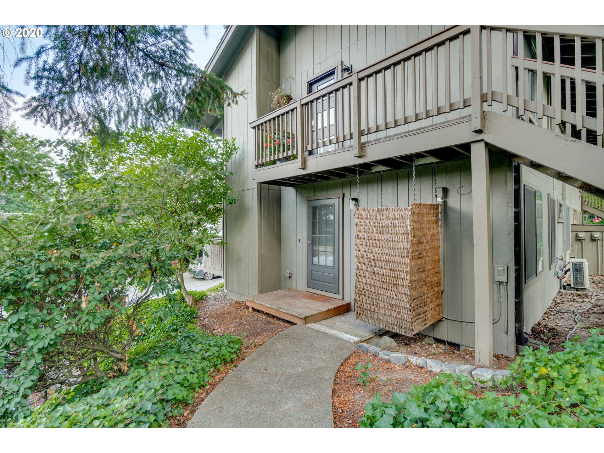 Photo #2: 20261353 Listing 