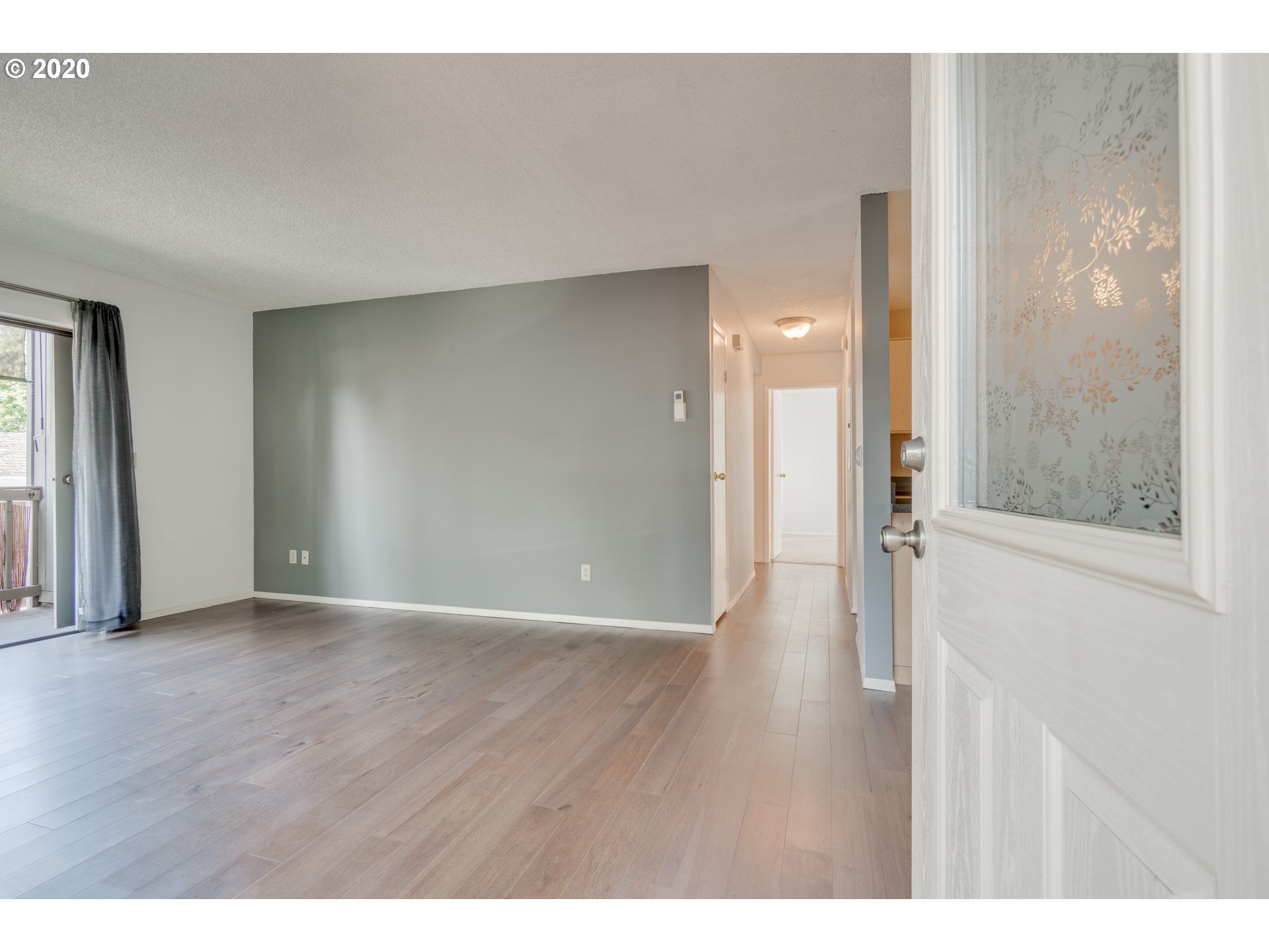 Photo #3: 20261353 Listing 