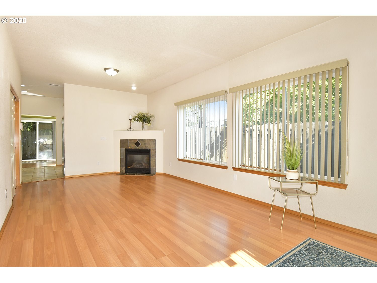 Photo #2: 20262523 Listing 