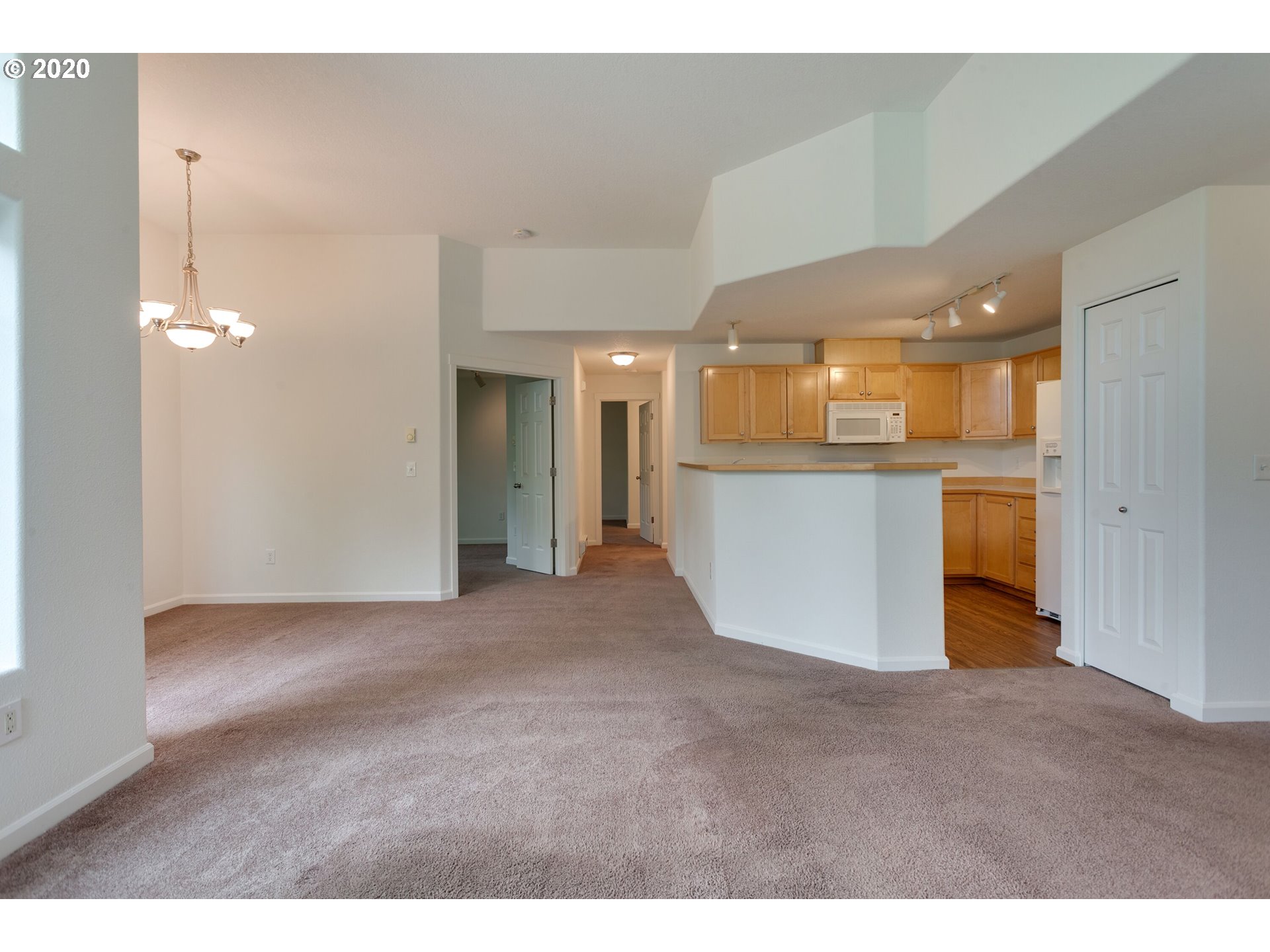 Photo #6: 20264596 Listing 