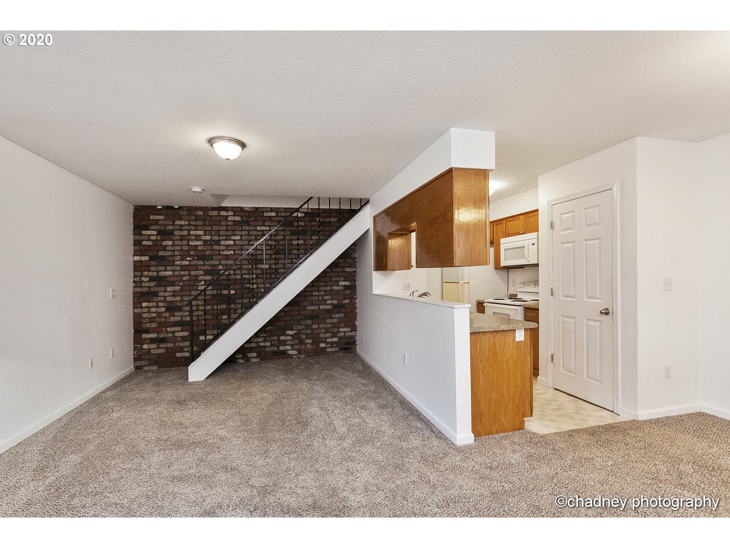 Photo #6: 20265108 Listing 