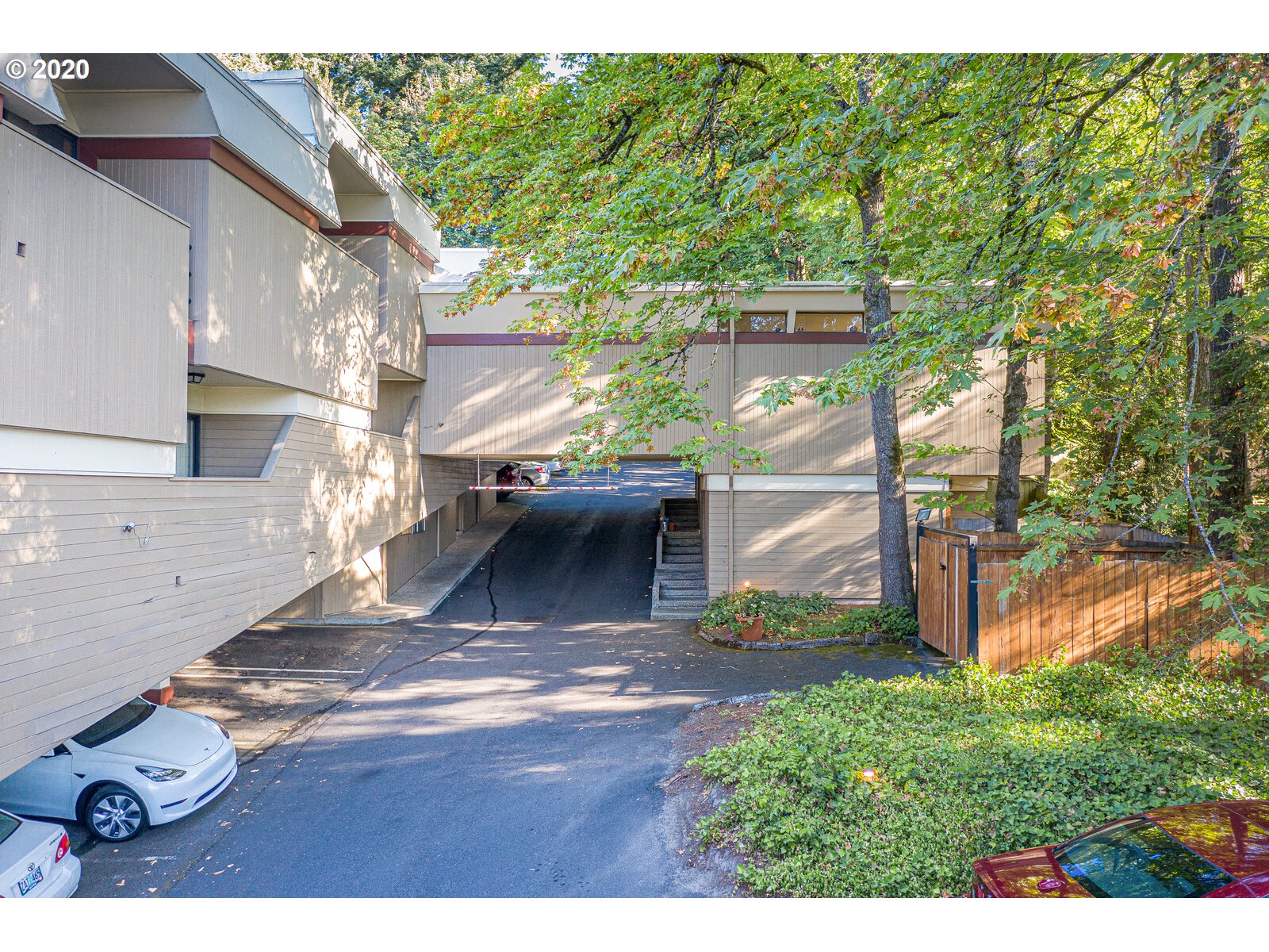 Photo #5: 20266225 Listing 