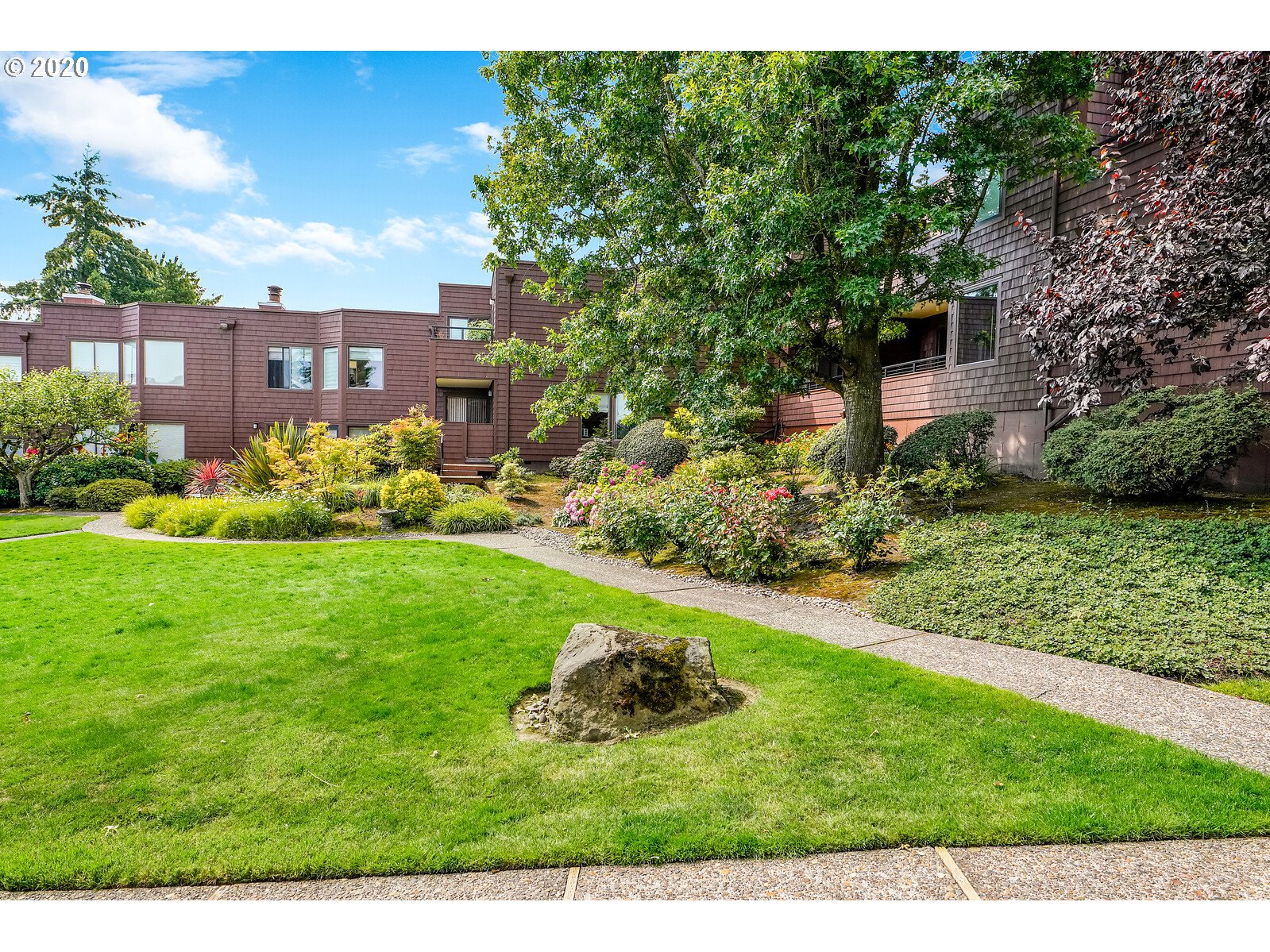 Photo #2: 20266875 Listing 