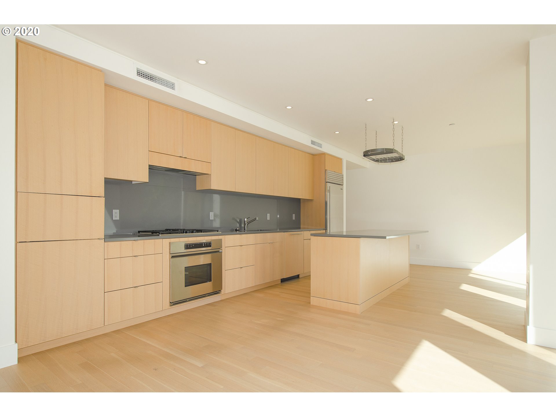 Photo #4: 20269408 Listing 