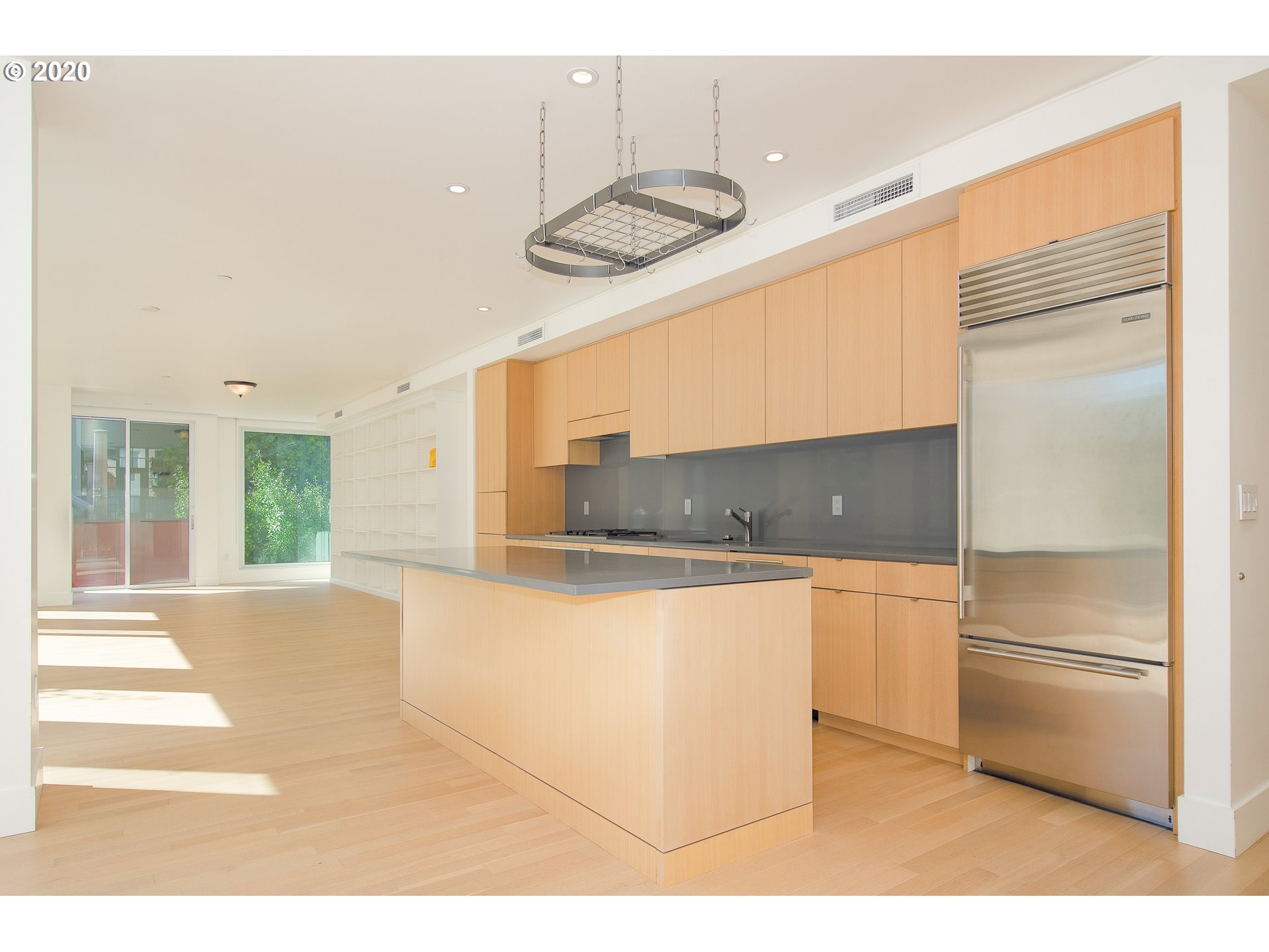 Photo #6: 20269408 Listing 
