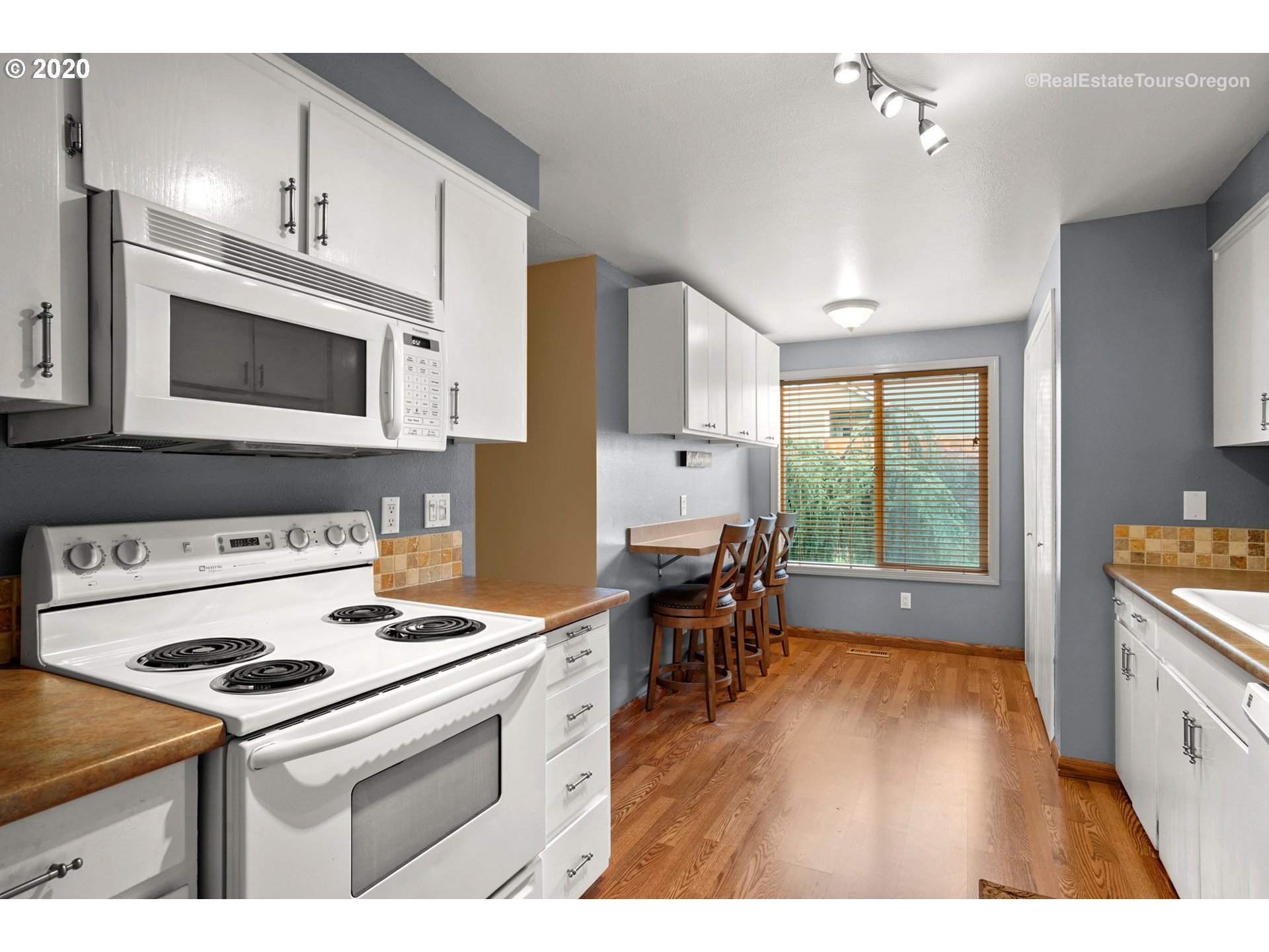 Photo #5: 20270346 Listing 