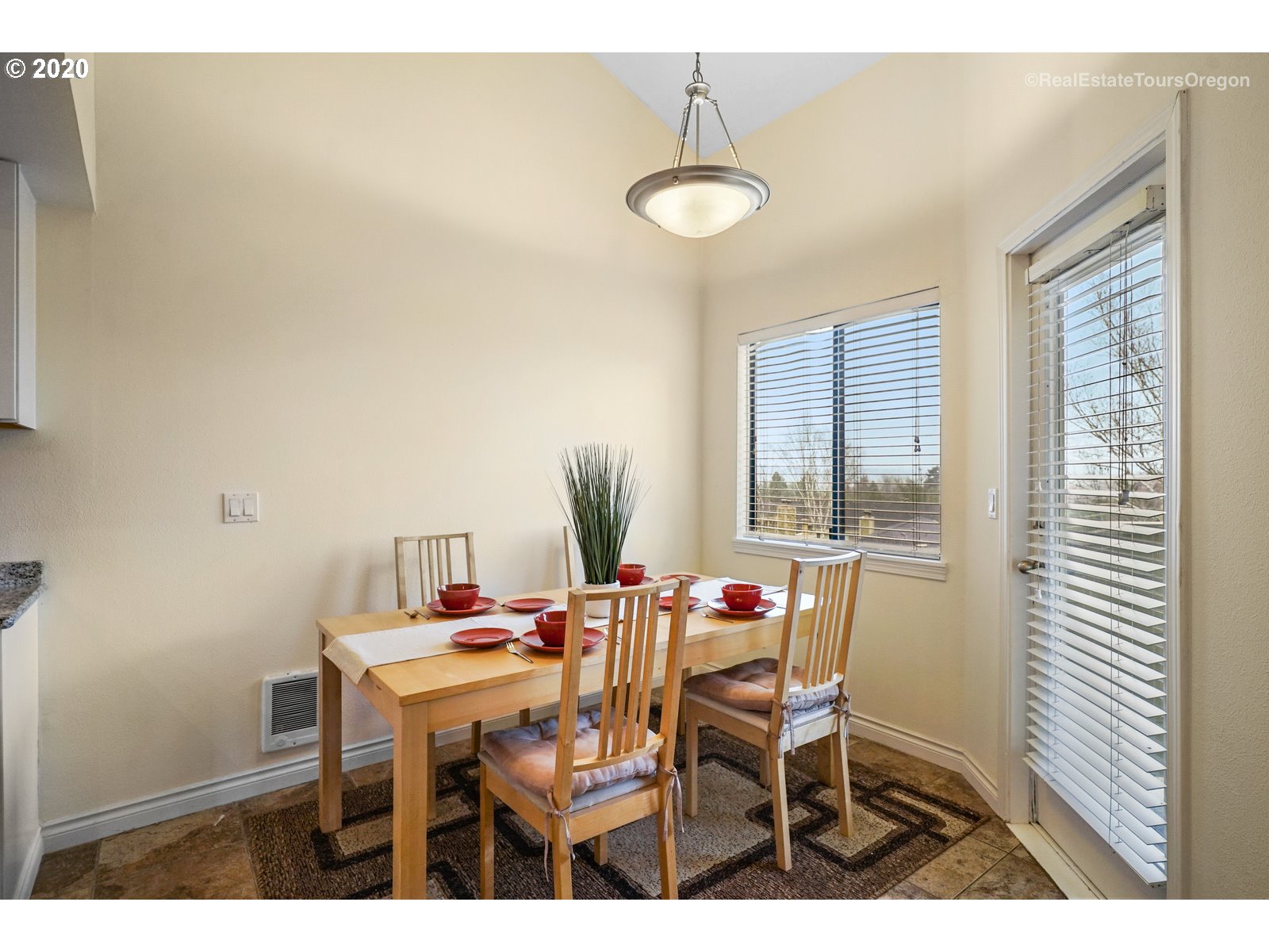 Photo #5: 20270729 Listing 