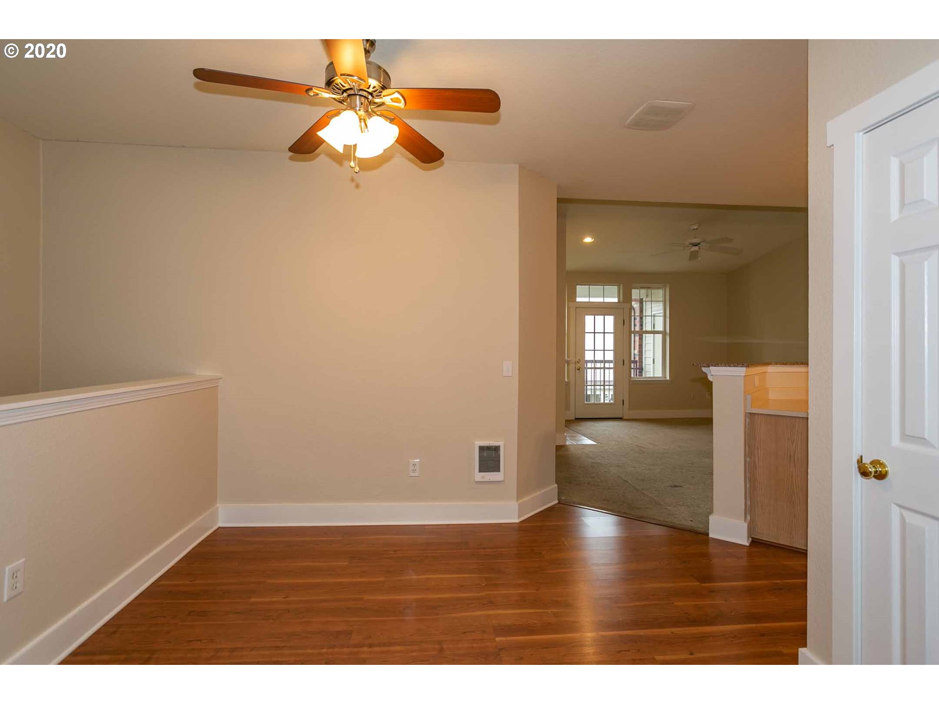 Photo #2: 20273952 Listing 