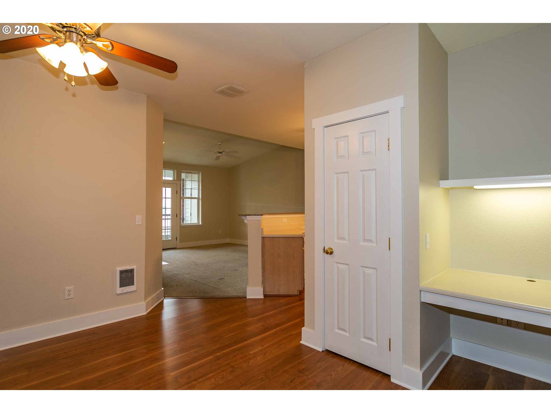 Photo #3: 20273952 Listing 