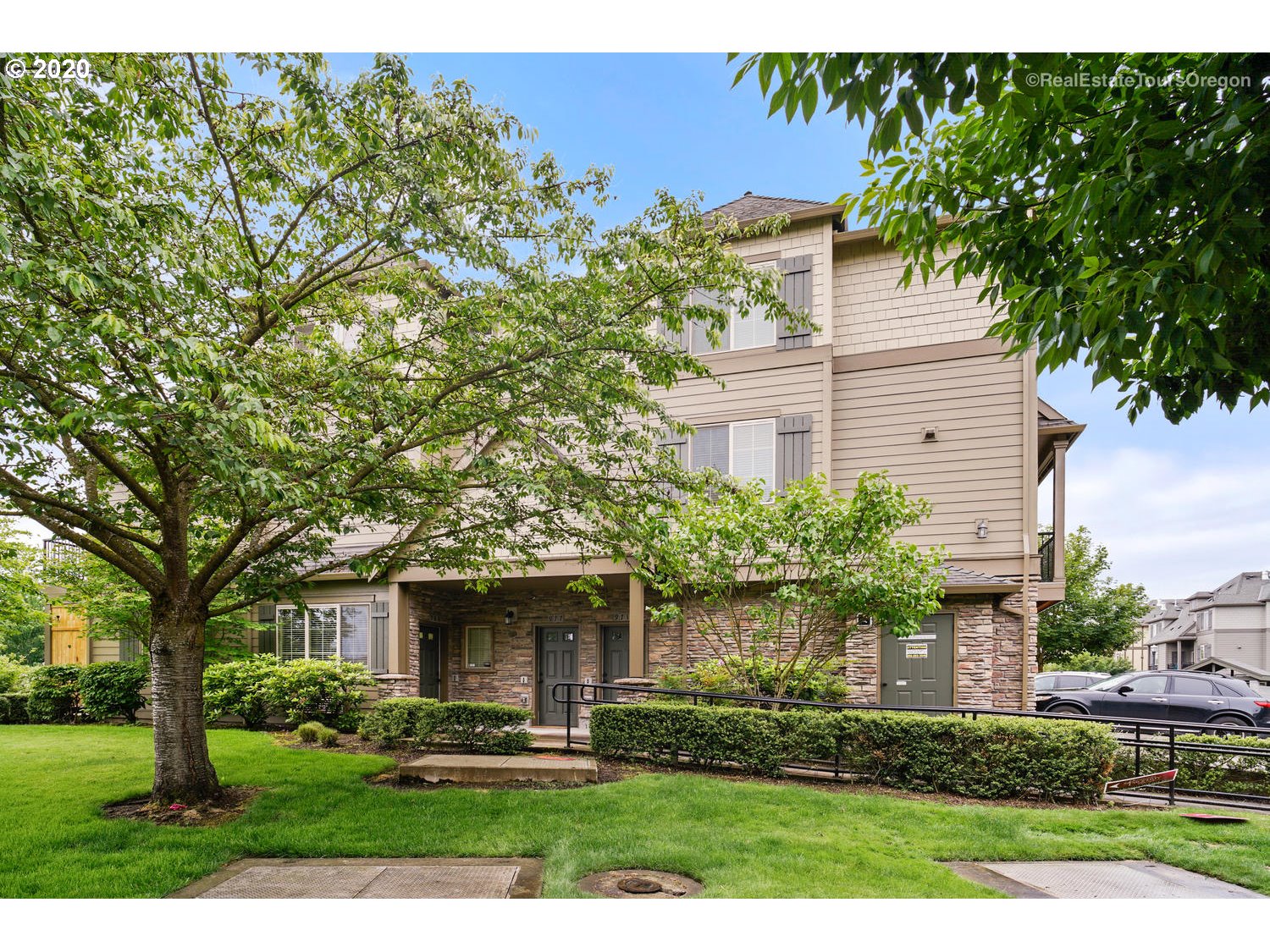 Photo #3: 20276258 Listing 