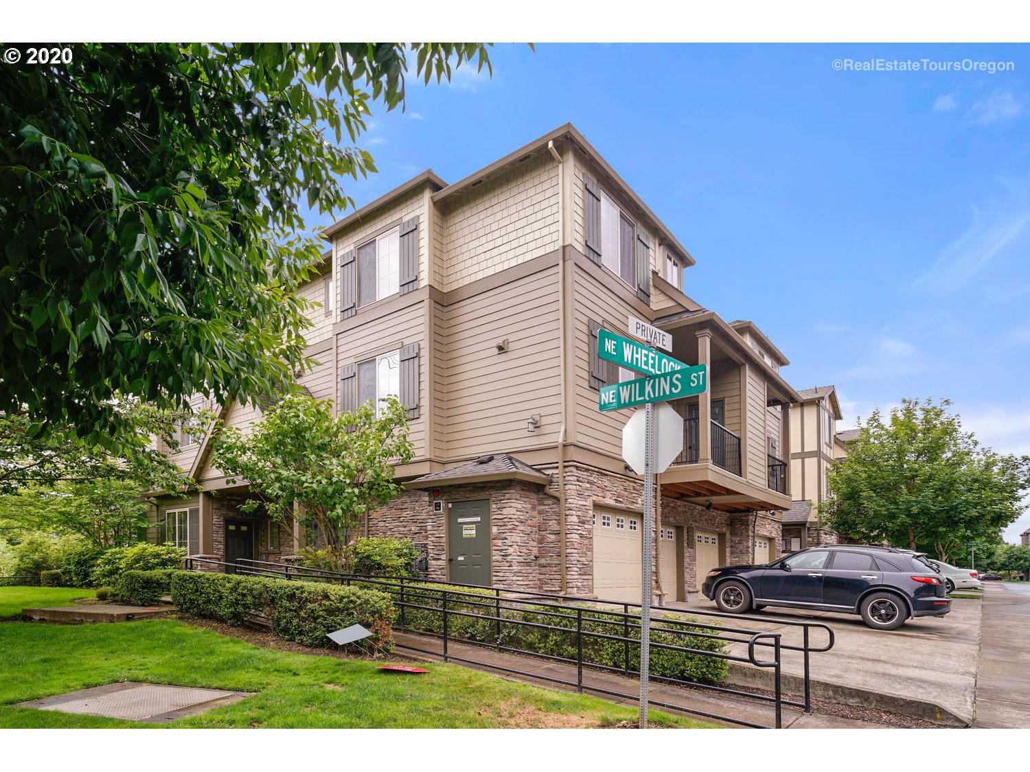 Photo #2: 20276258 Listing 
