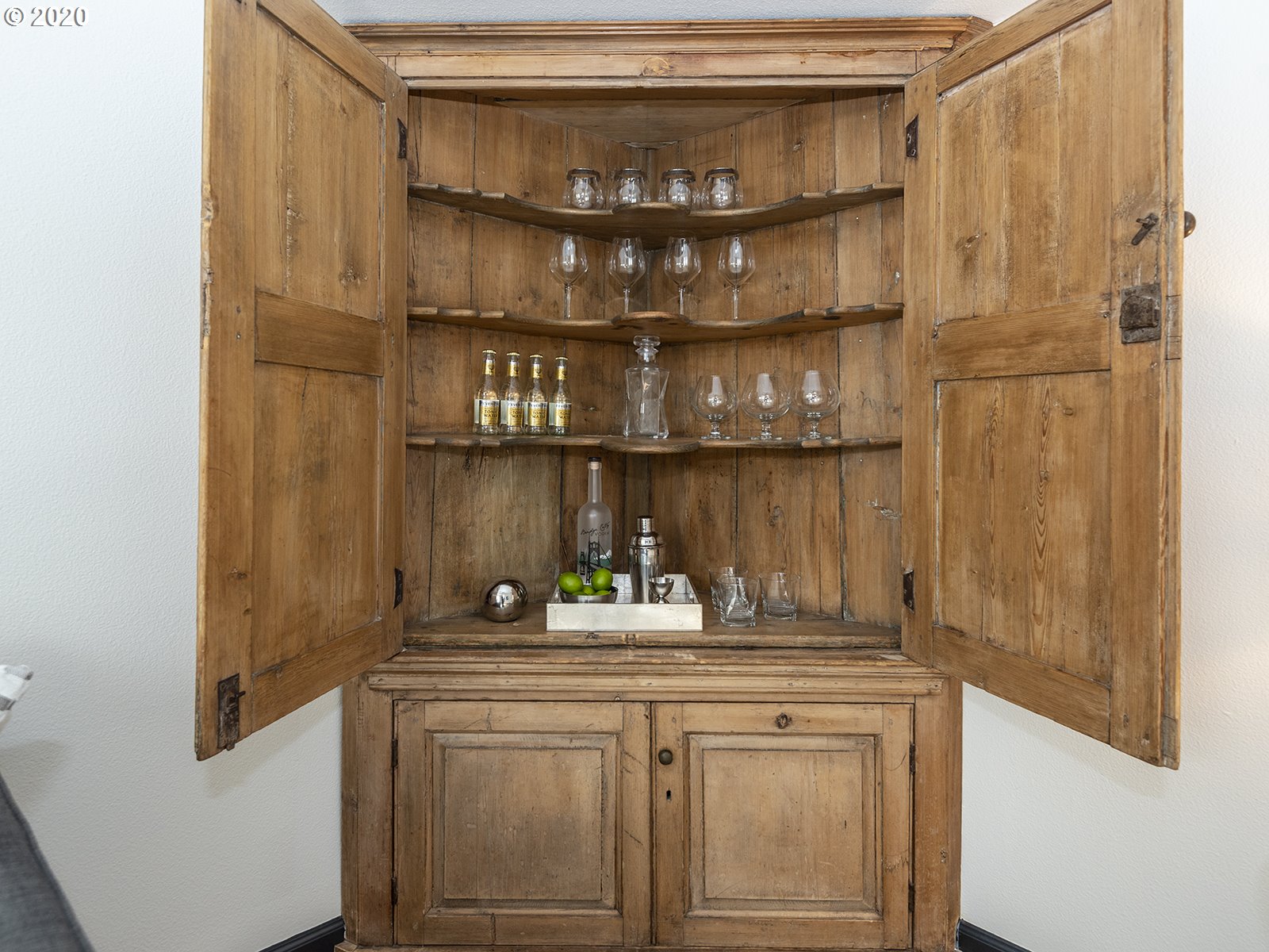 Photo #6: 20276916 Listing 