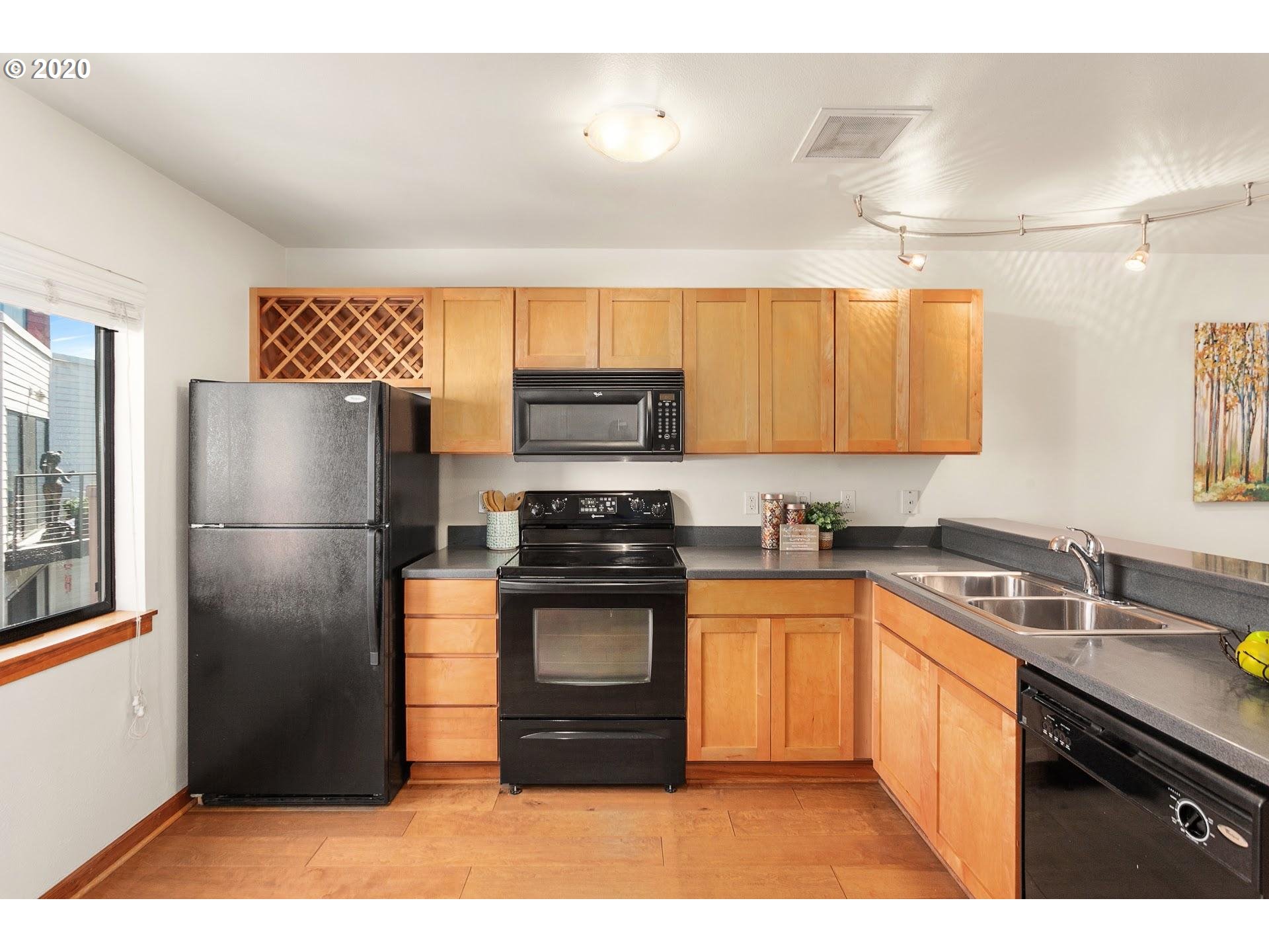 Photo #4: 20278813 Listing 