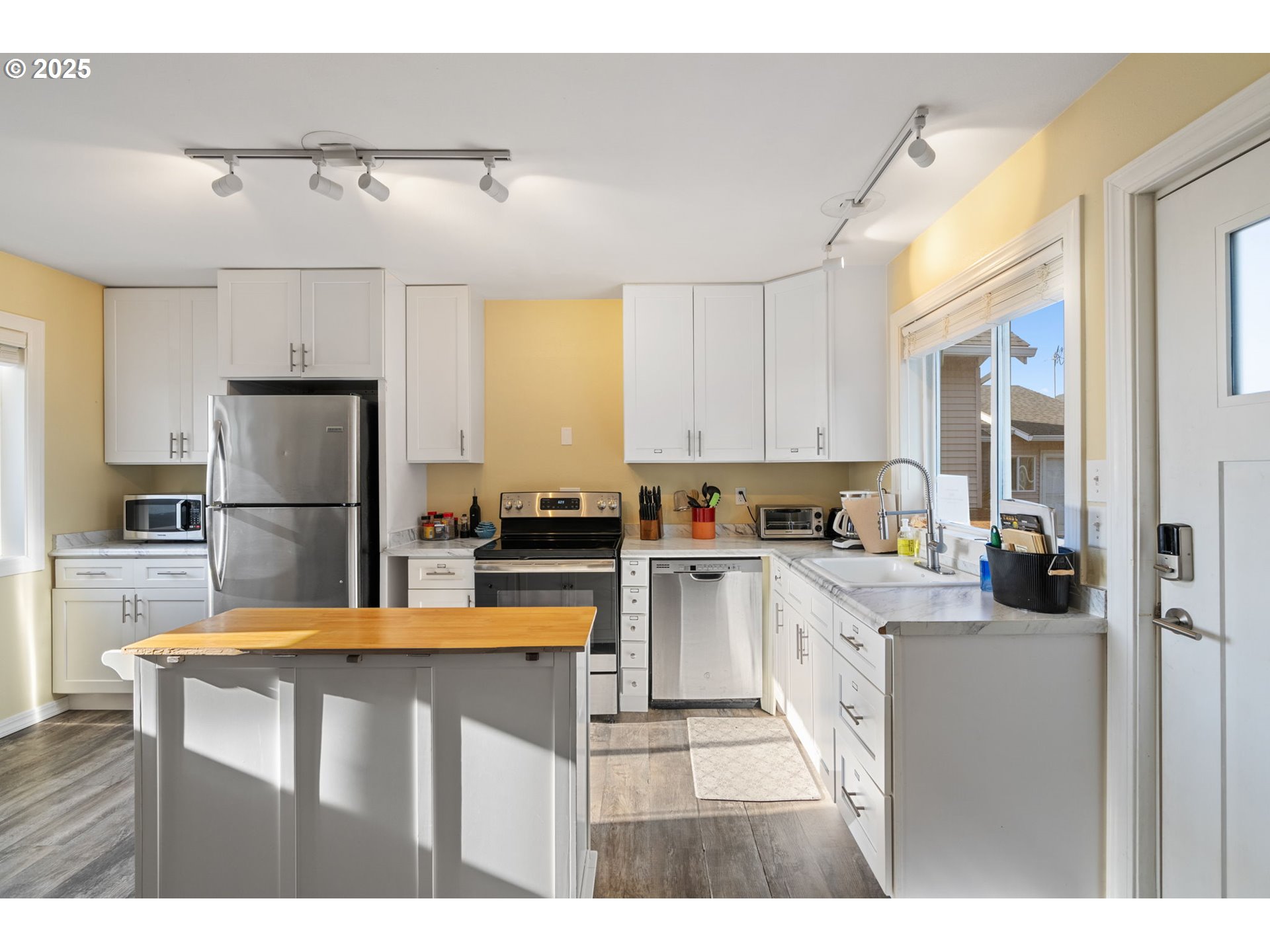 259 S PACIFIC ST, Rockaway Beach, OR, 97136