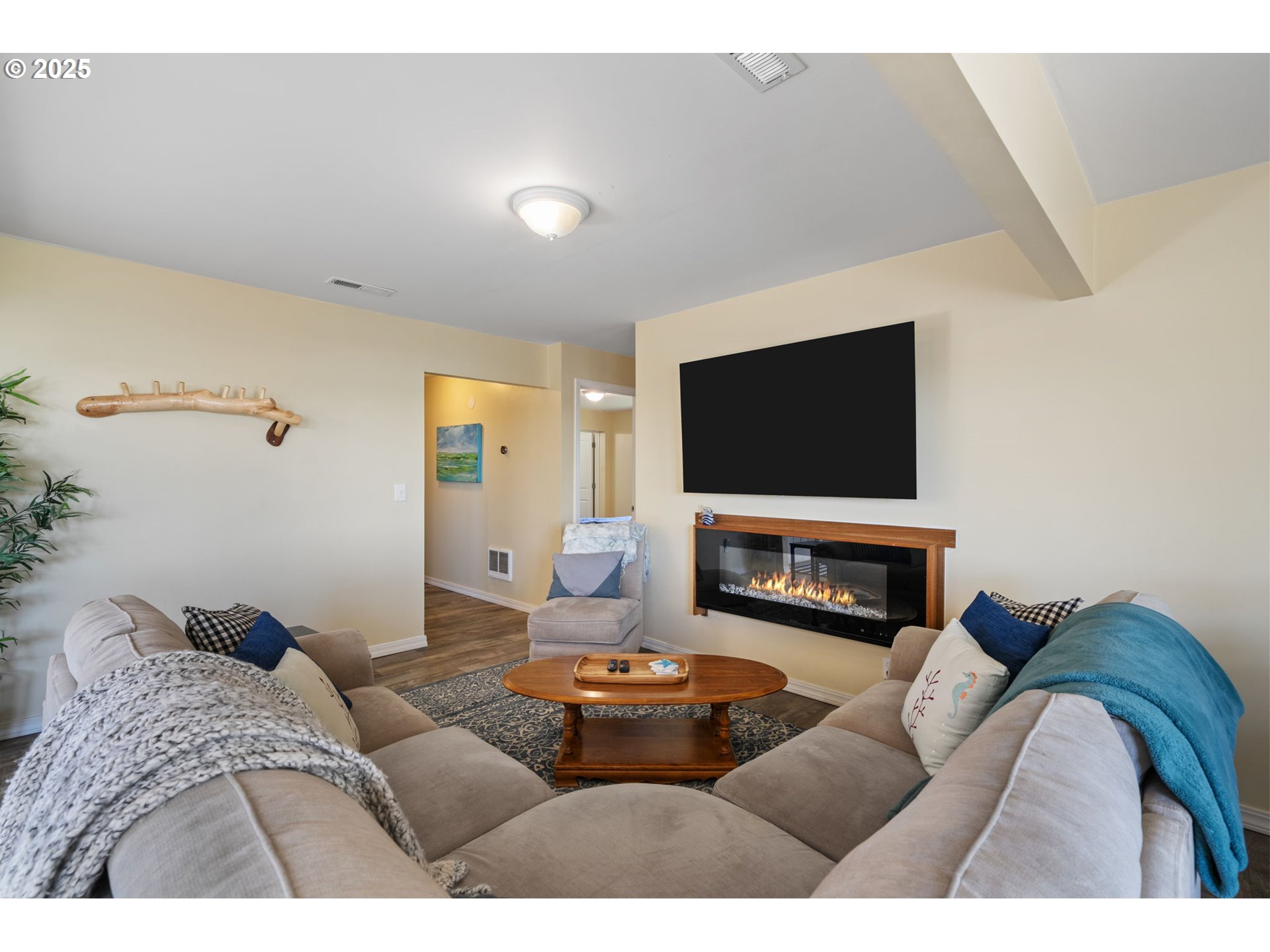 259 S PACIFIC ST, Rockaway Beach, OR, 97136