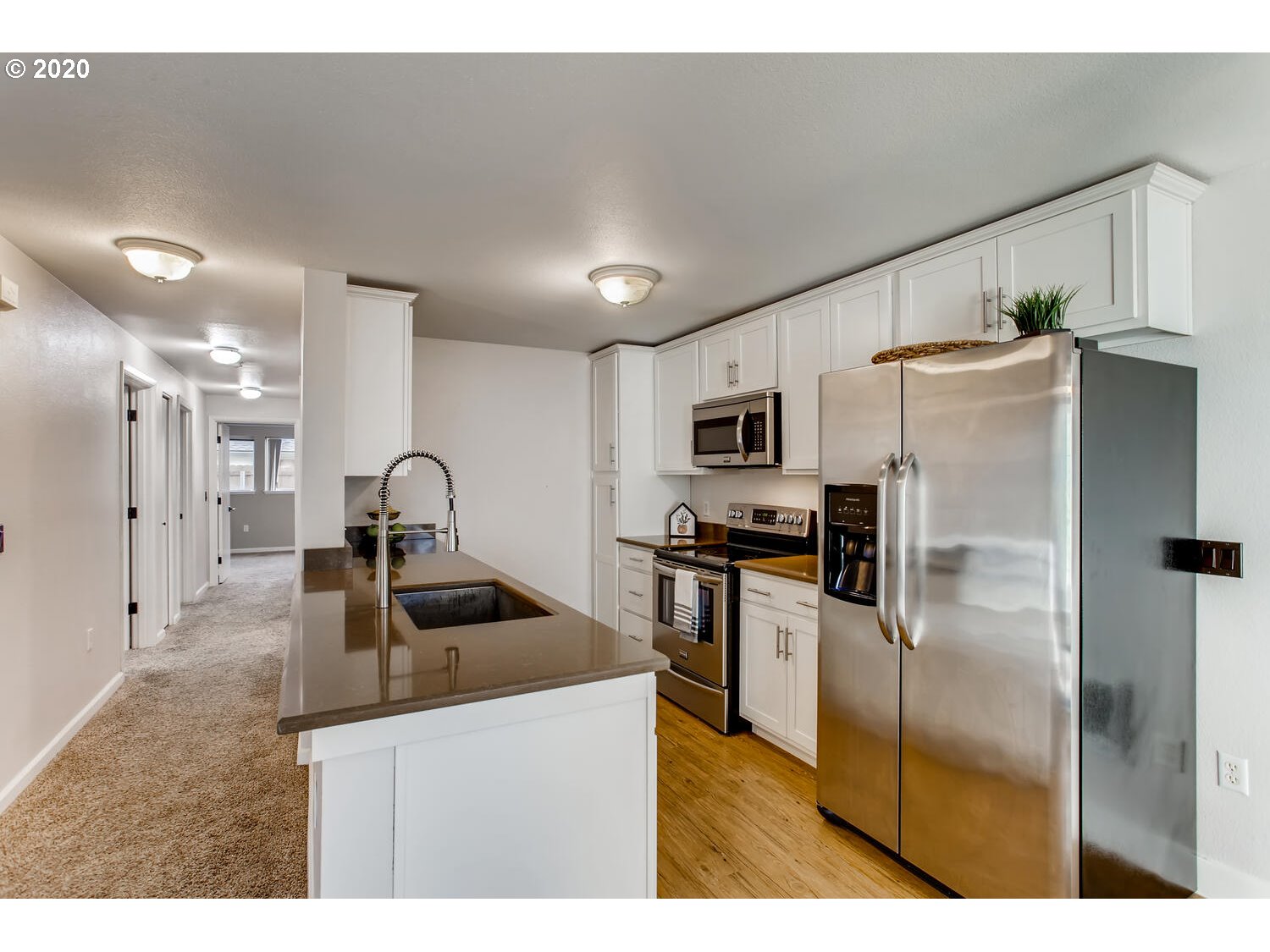 Photo #6: 20283431 Listing 
