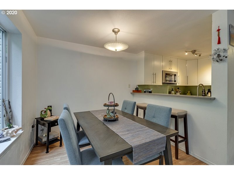 Photo #3: 20283618 Listing 