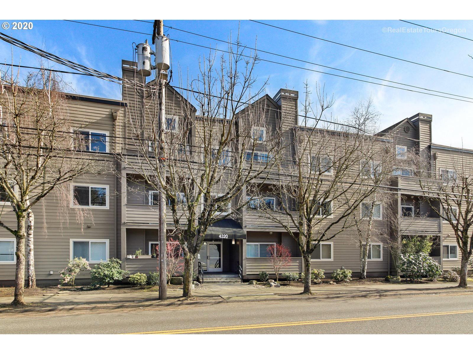 Photo #2: 20284147 Listing 