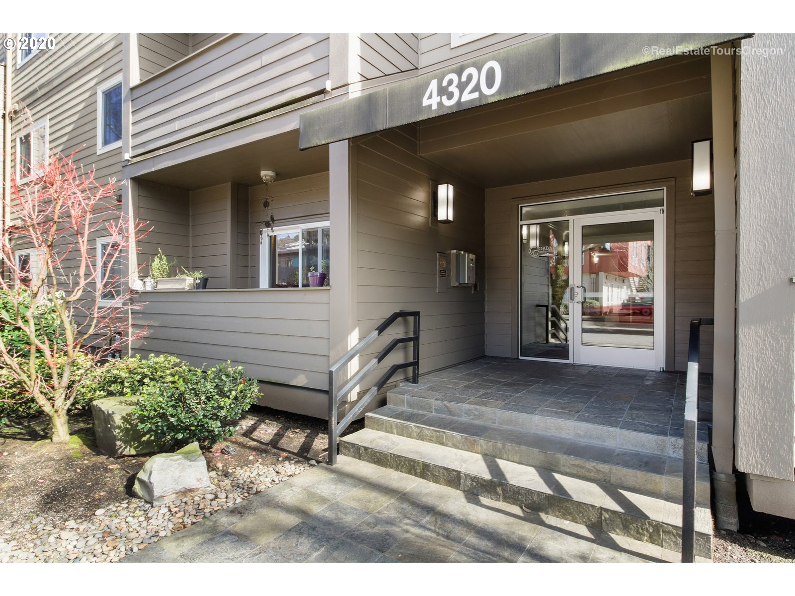 Photo #3: 20284147 Listing 