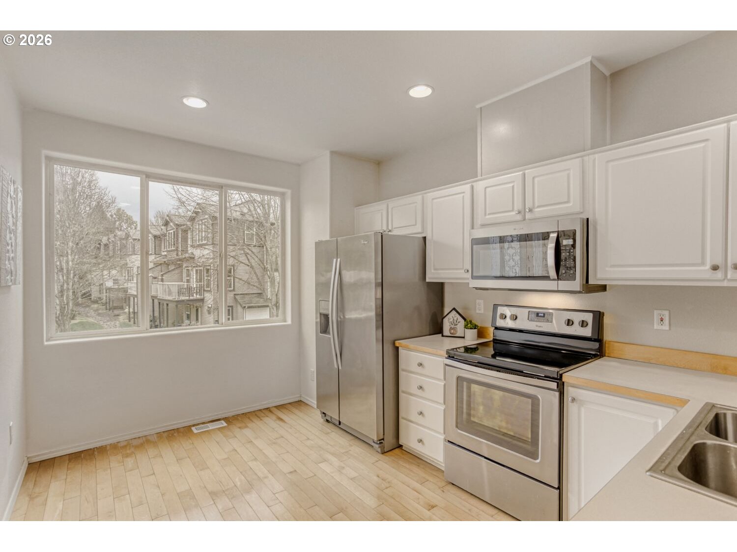 Photo #8: 202843259 Listing: Photo #8