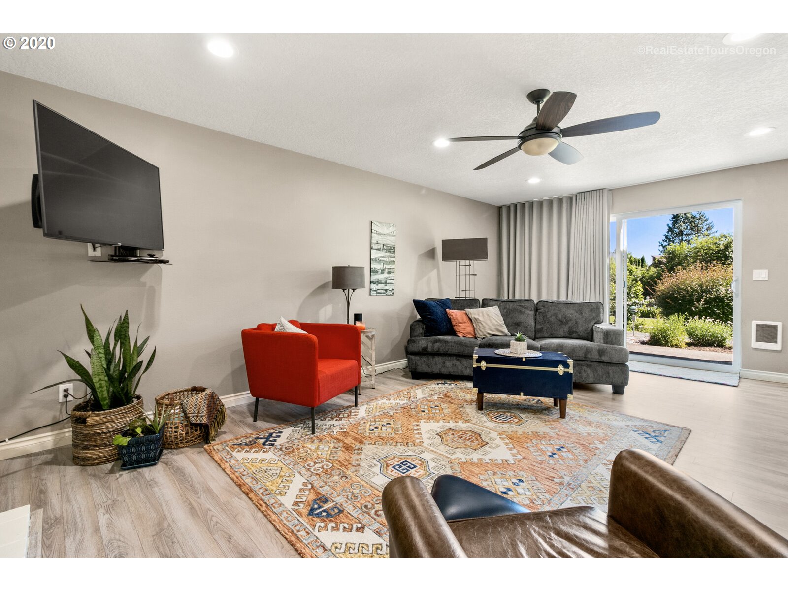 Photo #2: 20285281 Listing 