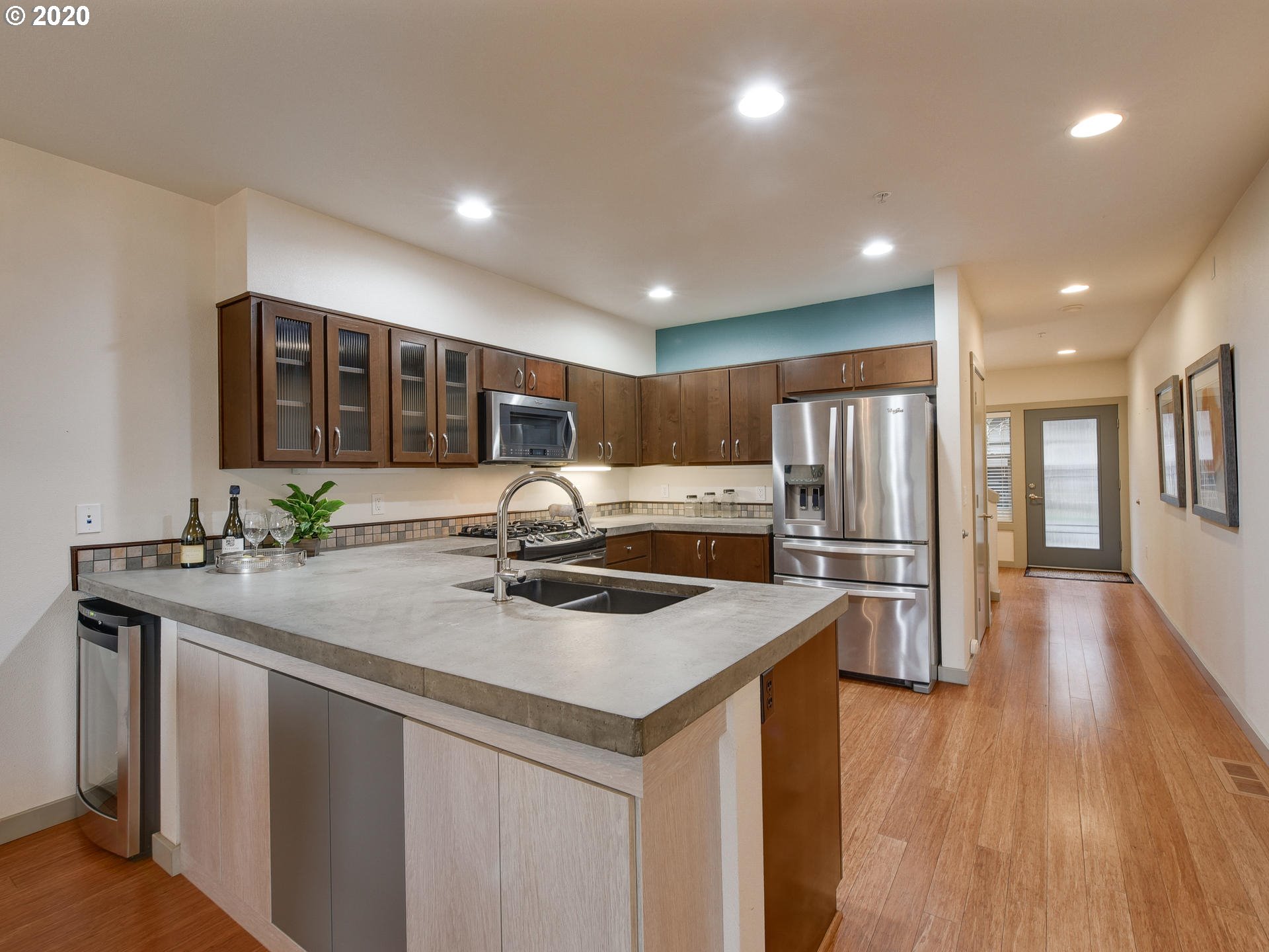 Photo #4: 20286751 Listing 