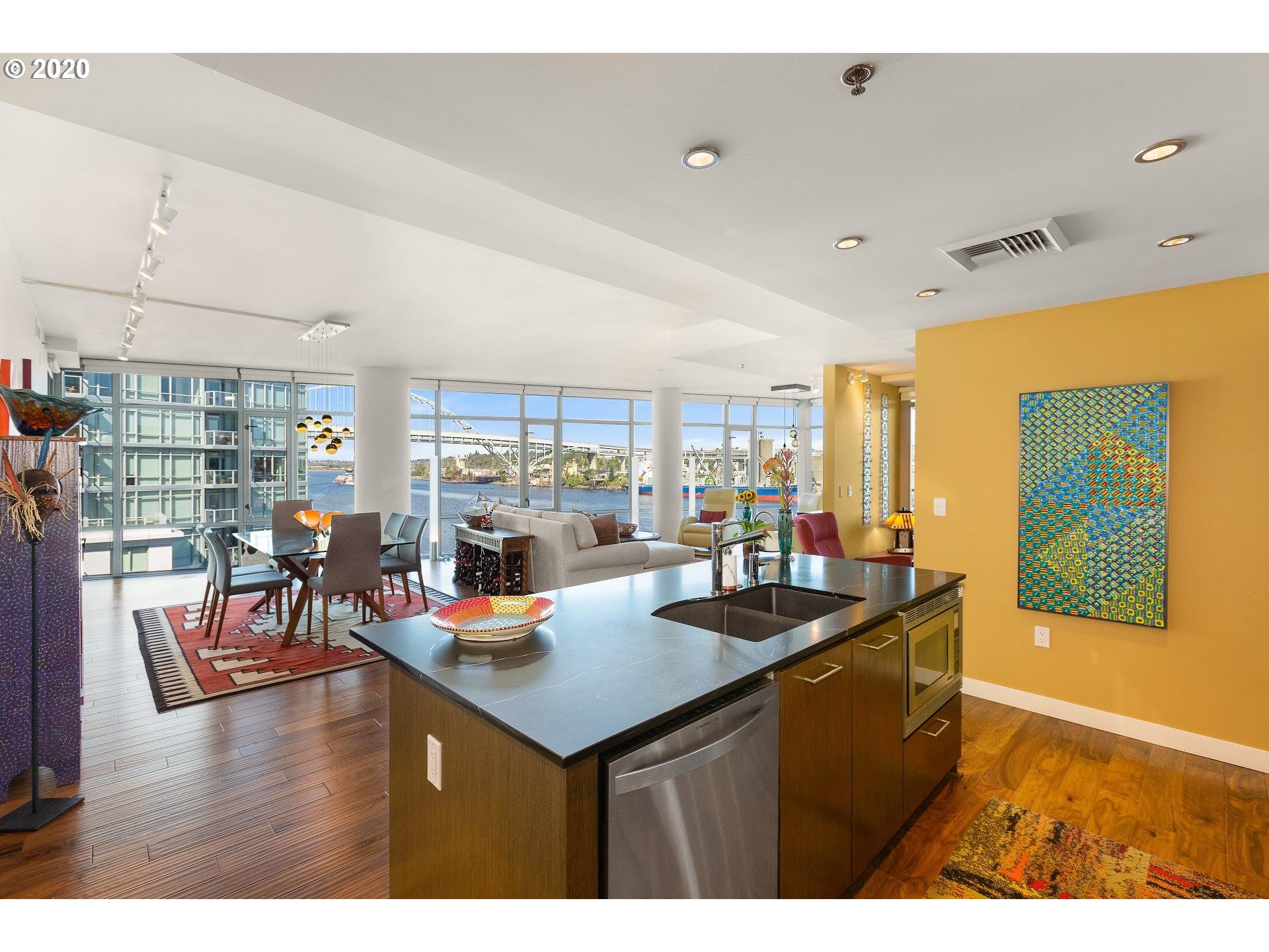 Photo #5: 20292296 Listing 