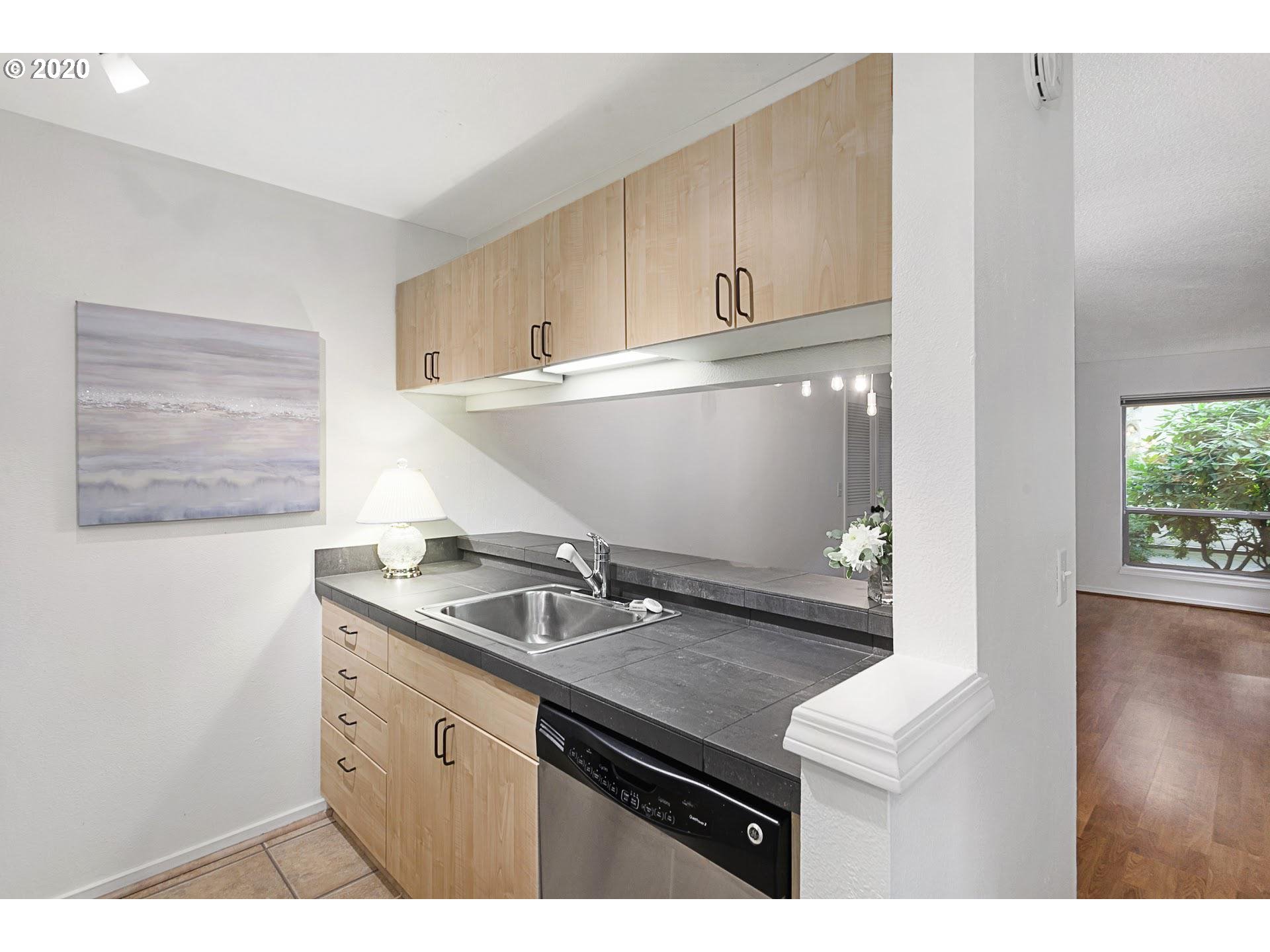 Photo #5: 20297572 Listing 