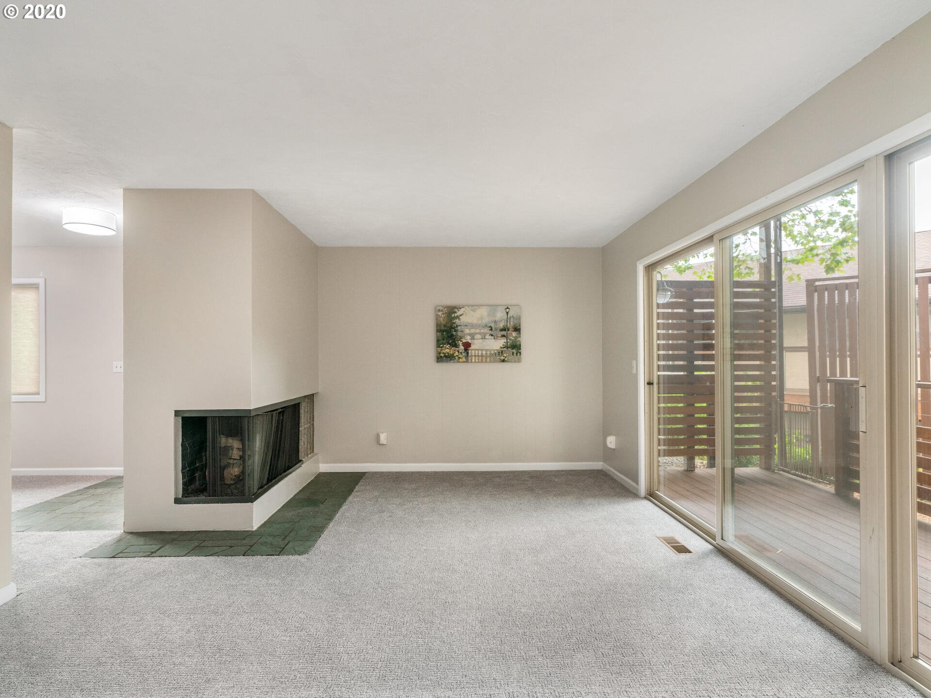 Photo #5: 20299103 Listing 
