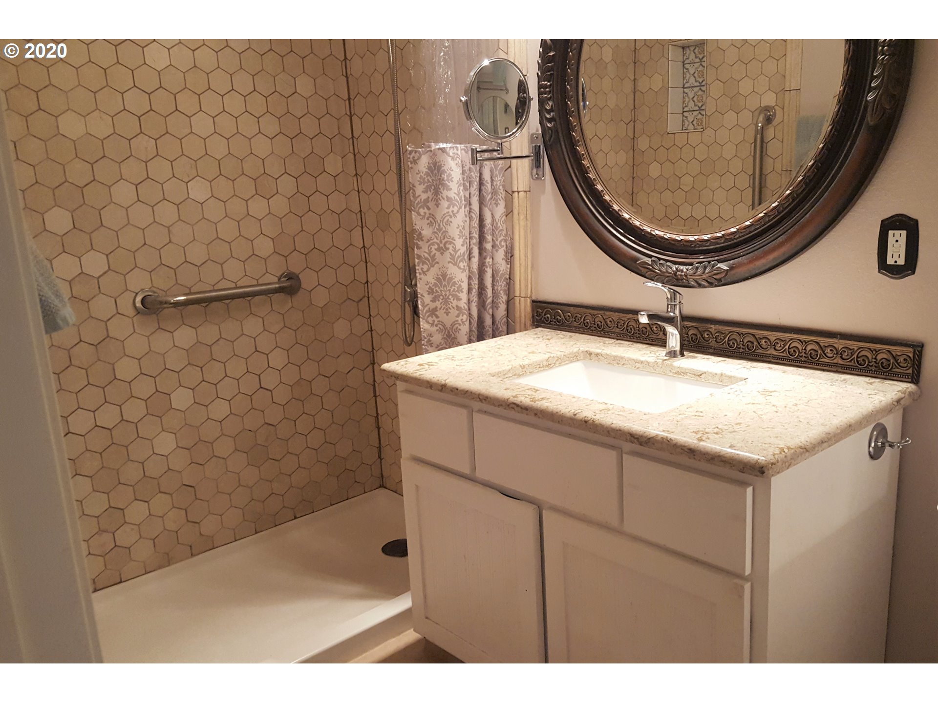 Photo #3: 20302468 Listing 