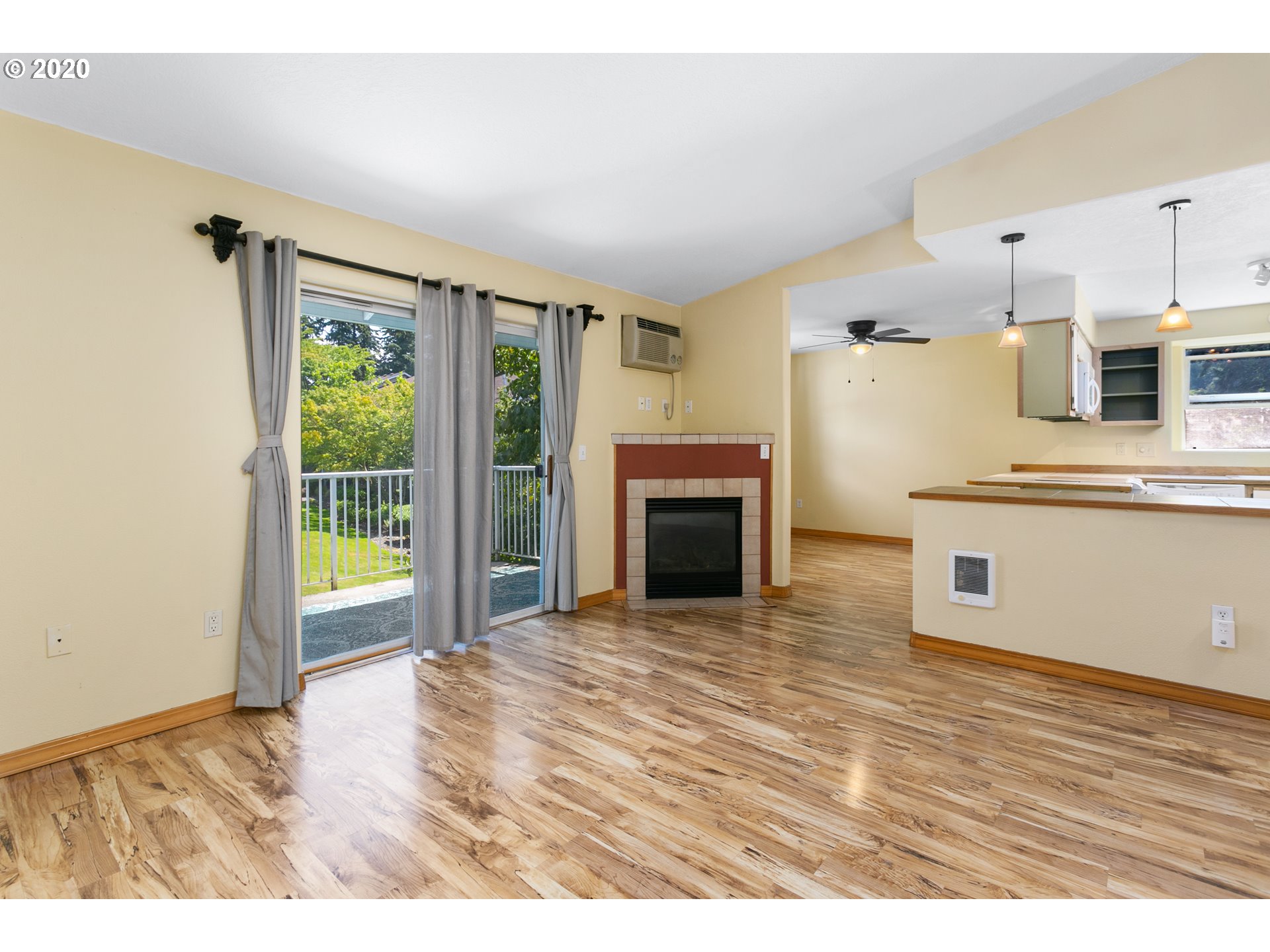 Photo #6: 20302660 Listing 