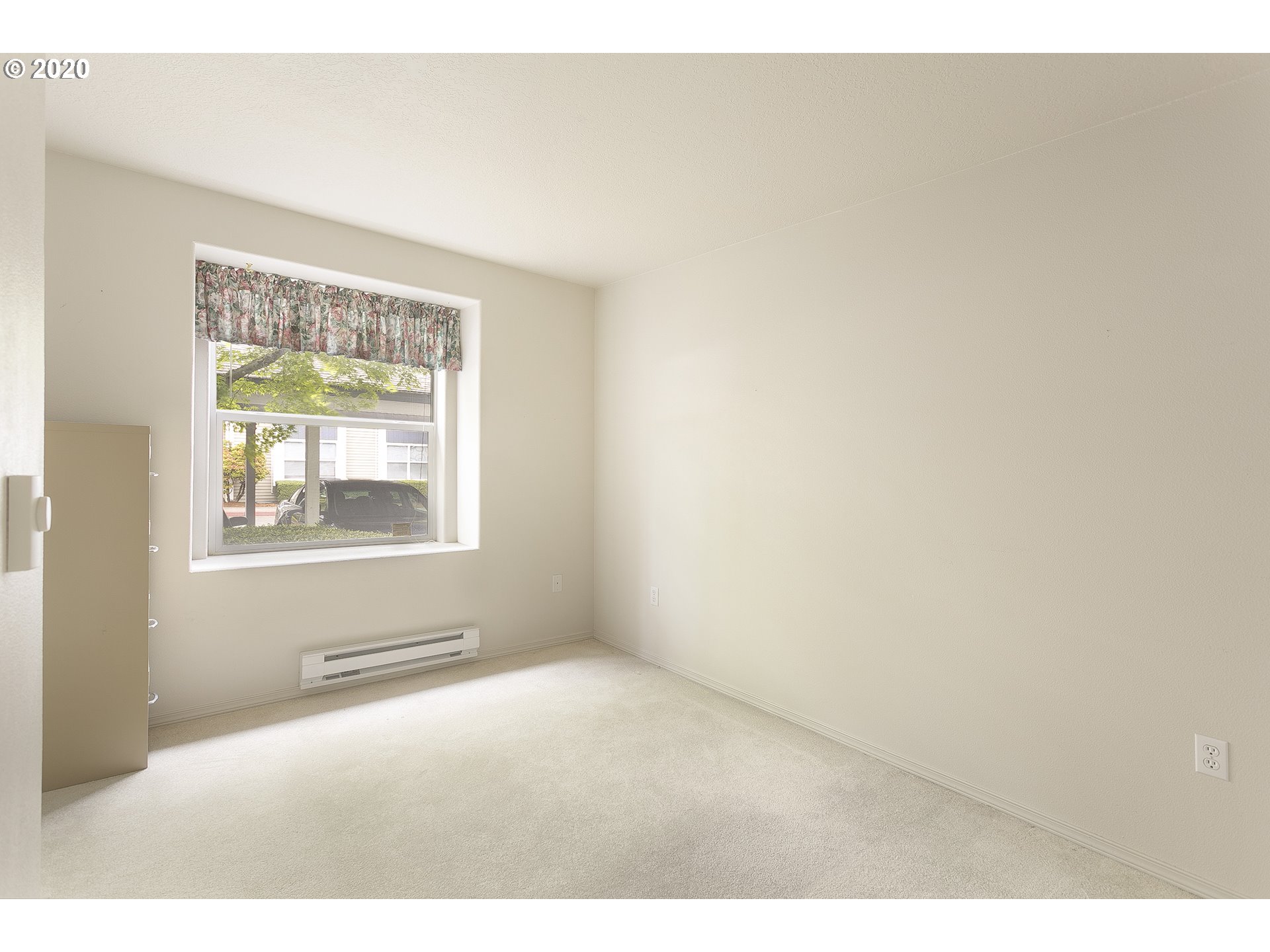 Photo #6: 20302966 Listing 
