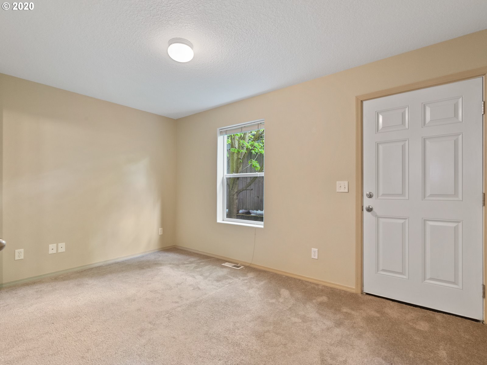 Photo #6: 20304467 Listing 