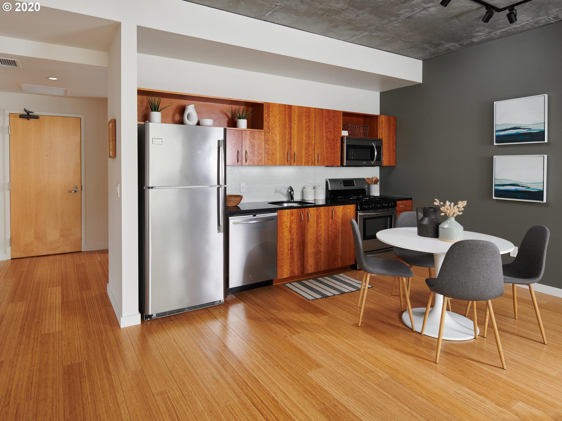 Photo #5: 20316835 Listing 