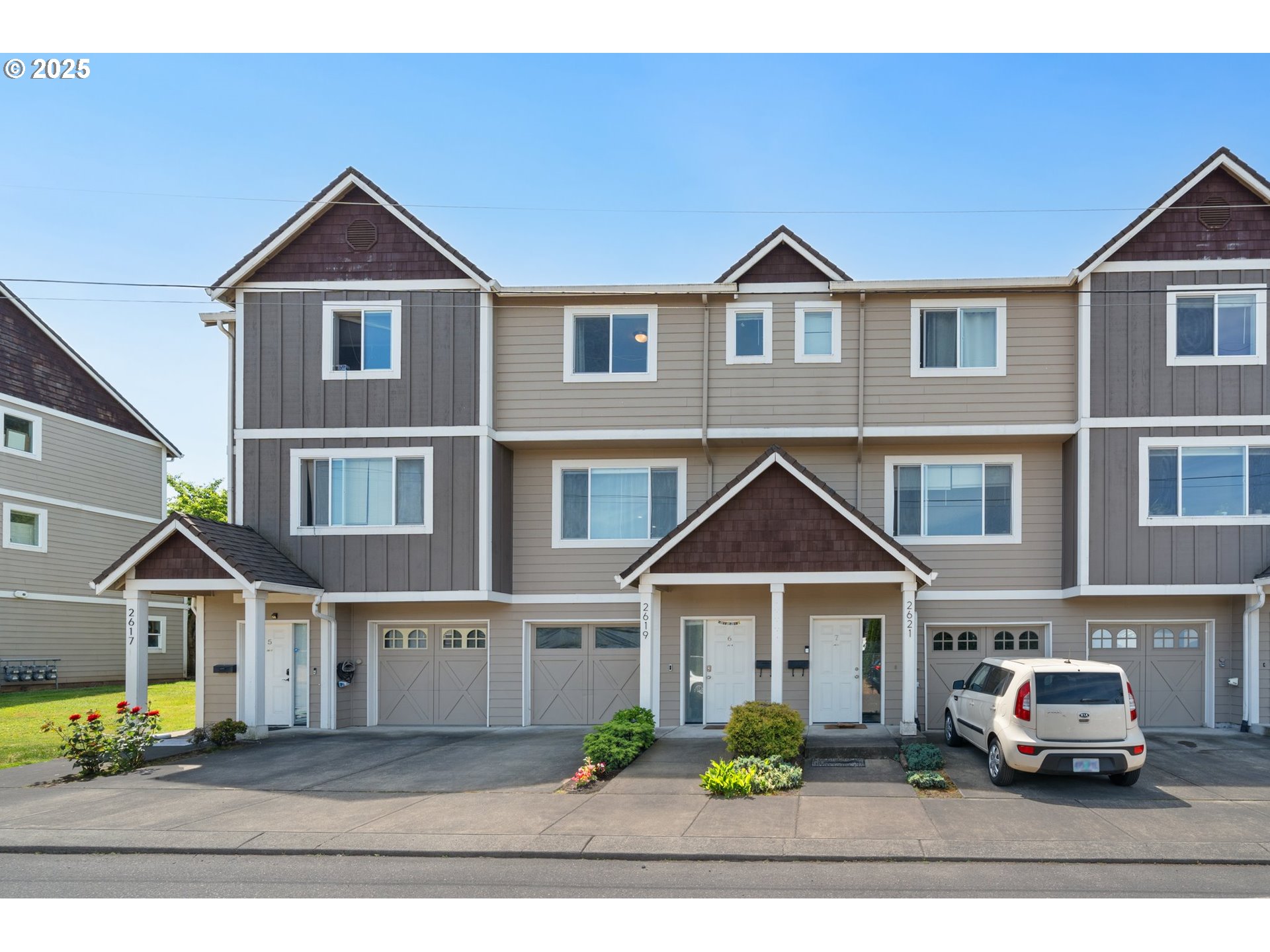 Photo #2: 203225607 Listing: Photo #2