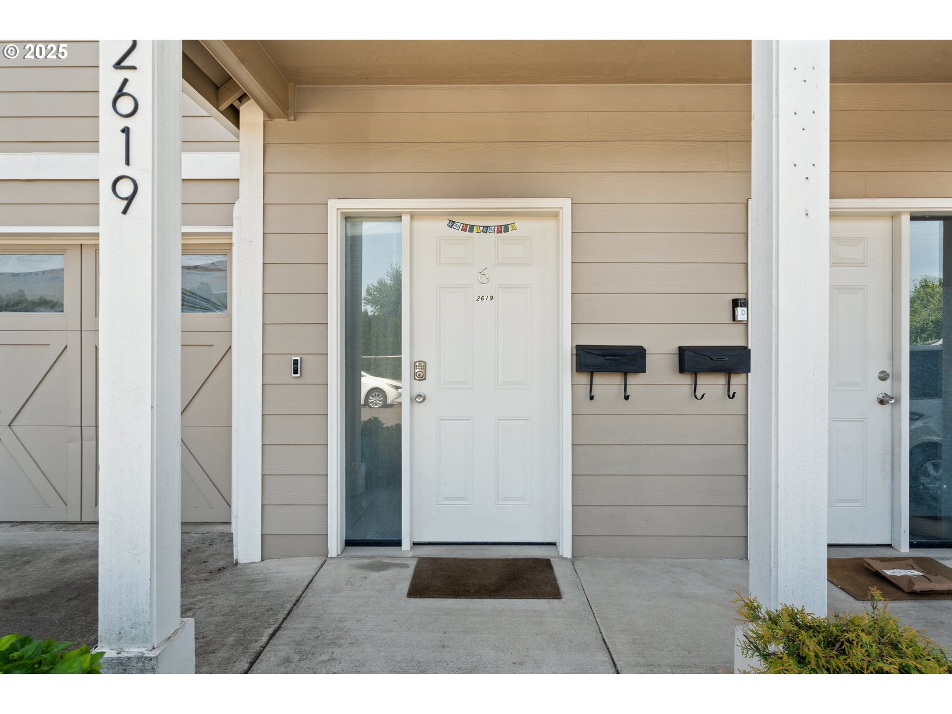 Photo #3: 203225607 Listing: Photo #3