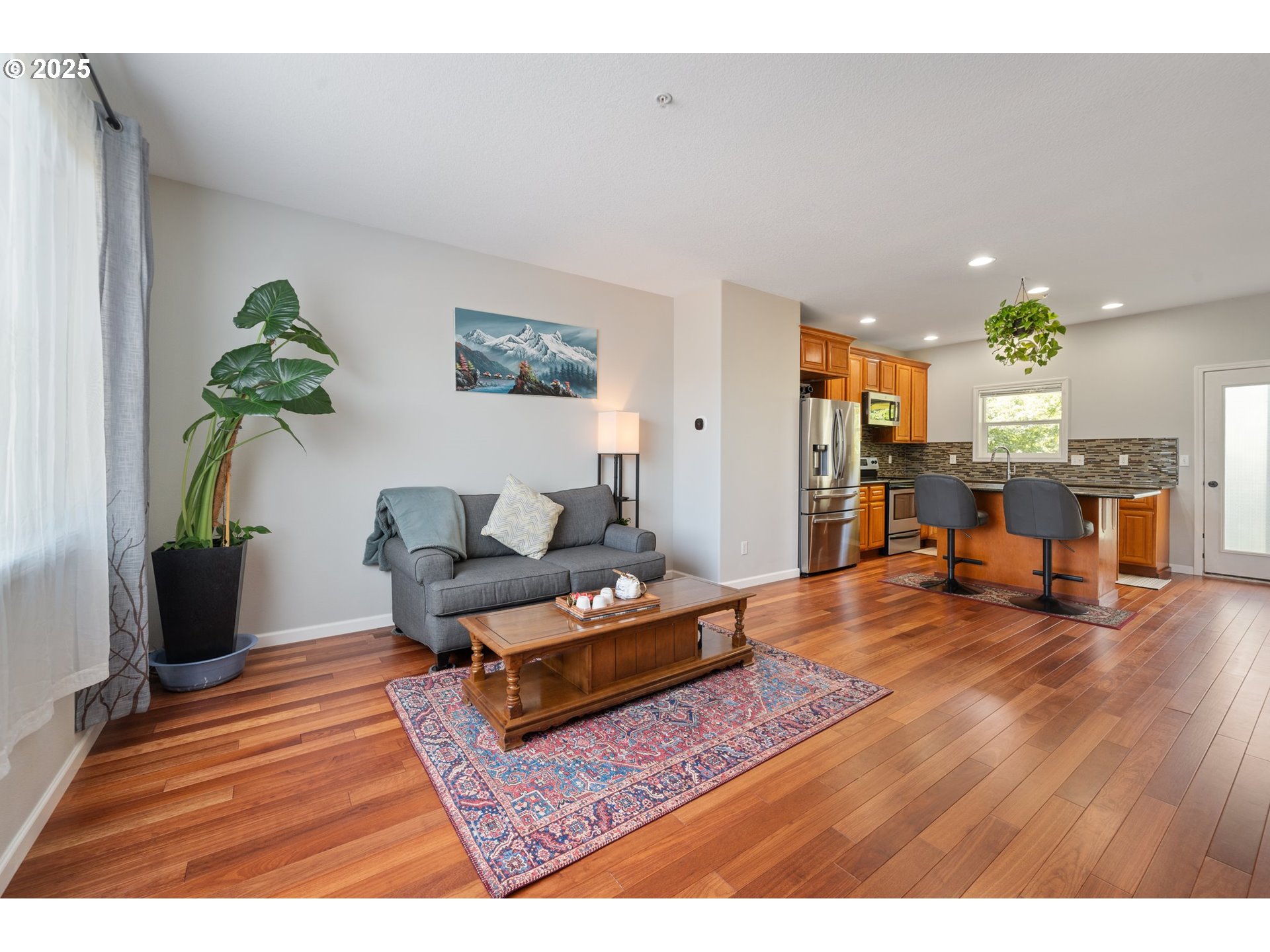 Photo #6: 203225607 Listing: Photo #6