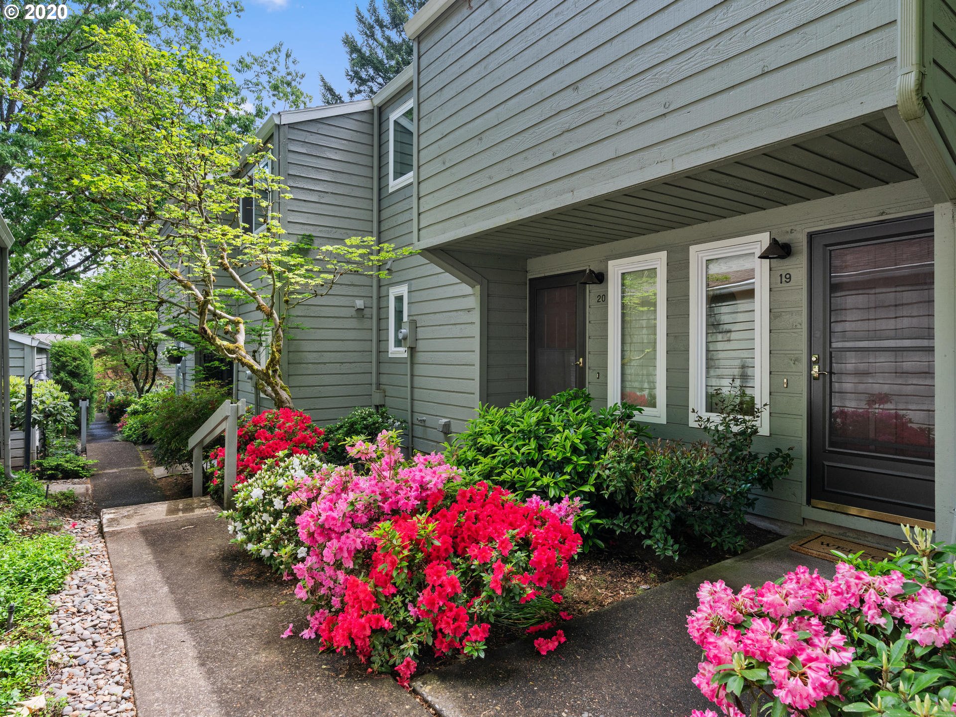 Photo #2: 20325837 Listing 