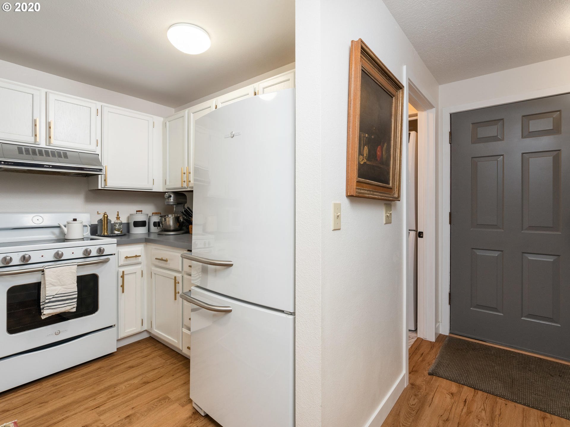 Photo #5: 20325837 Listing 