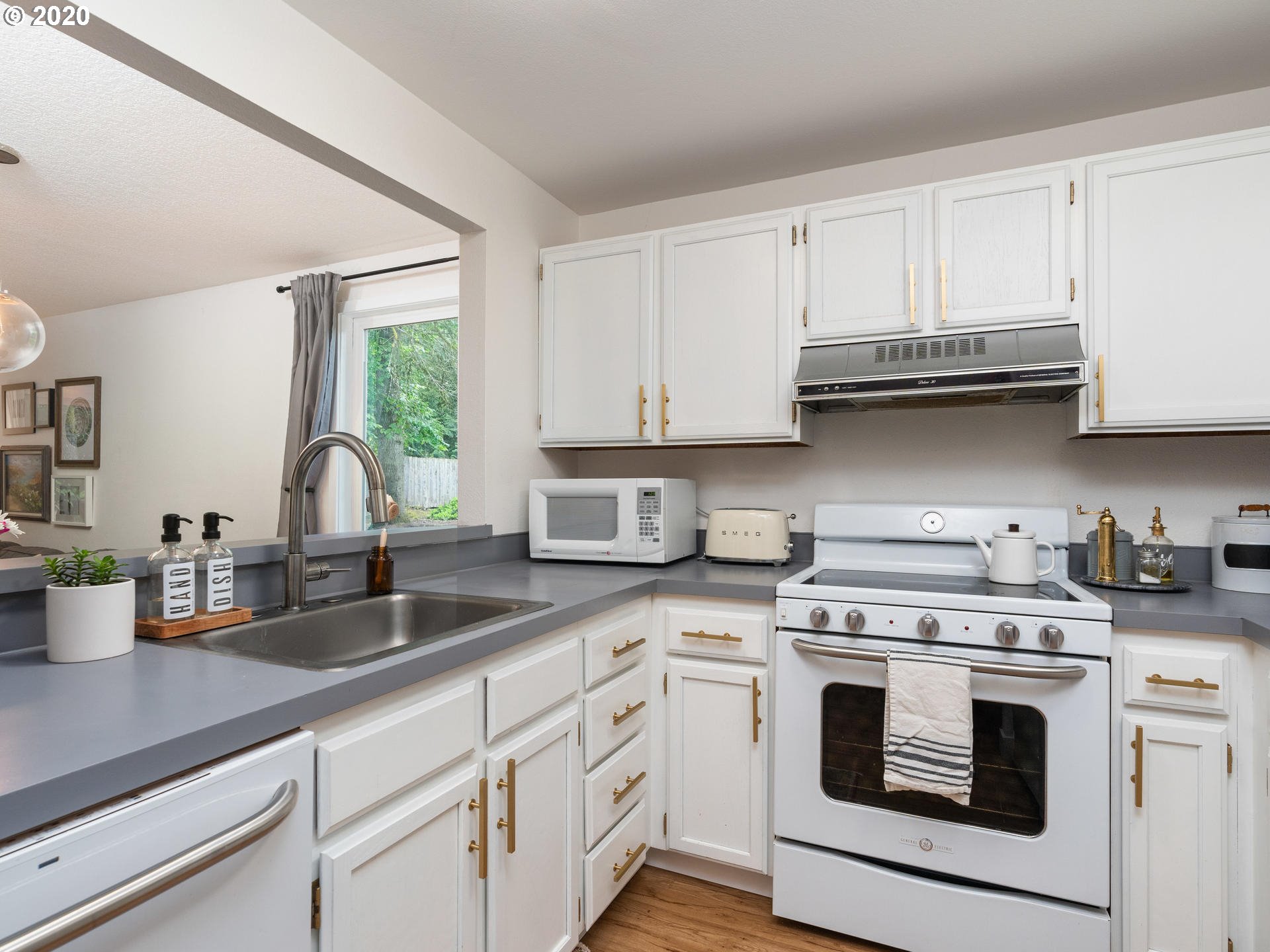 Photo #6: 20325837 Listing 