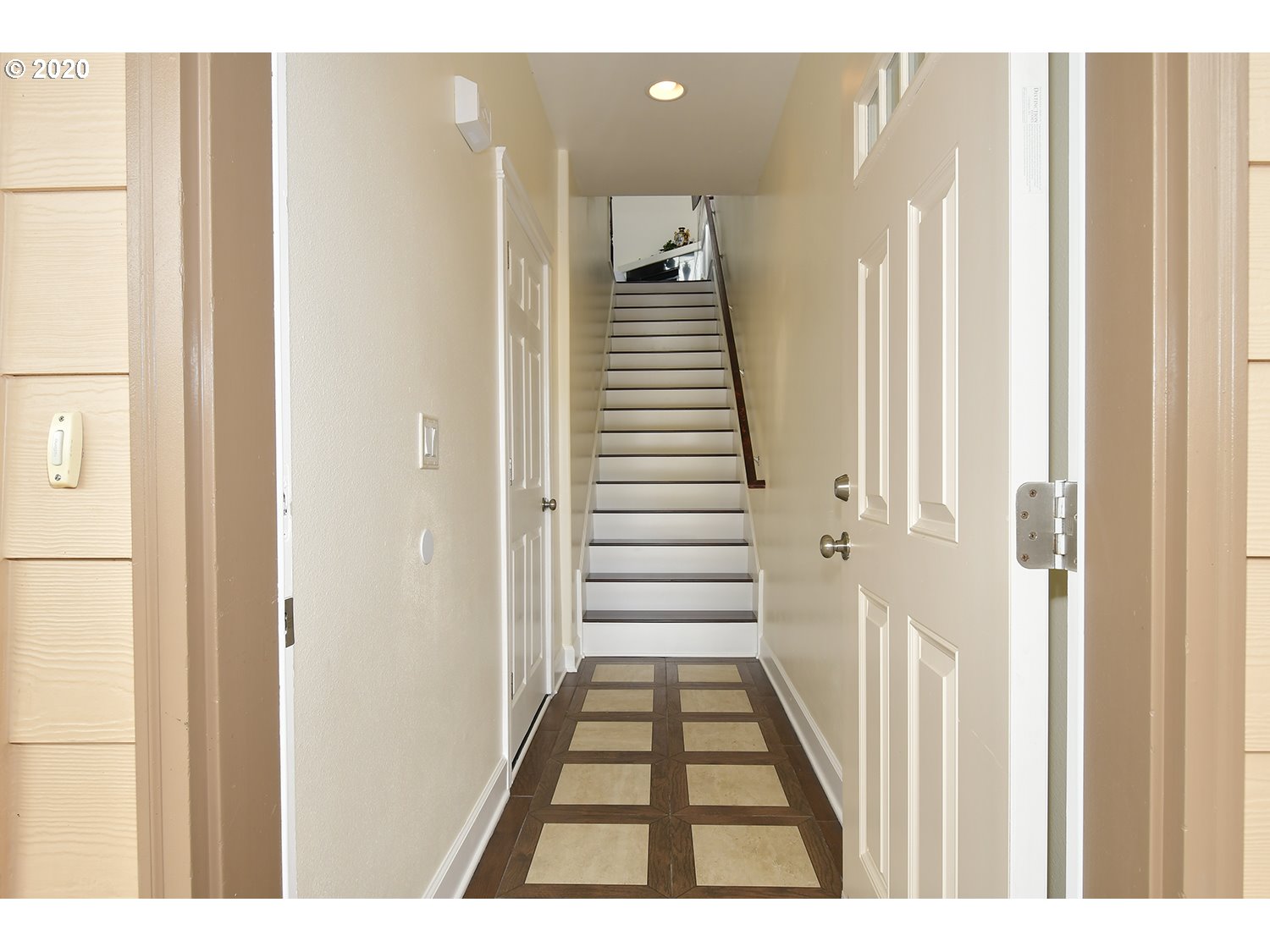 Photo #3: 20326799 Listing 