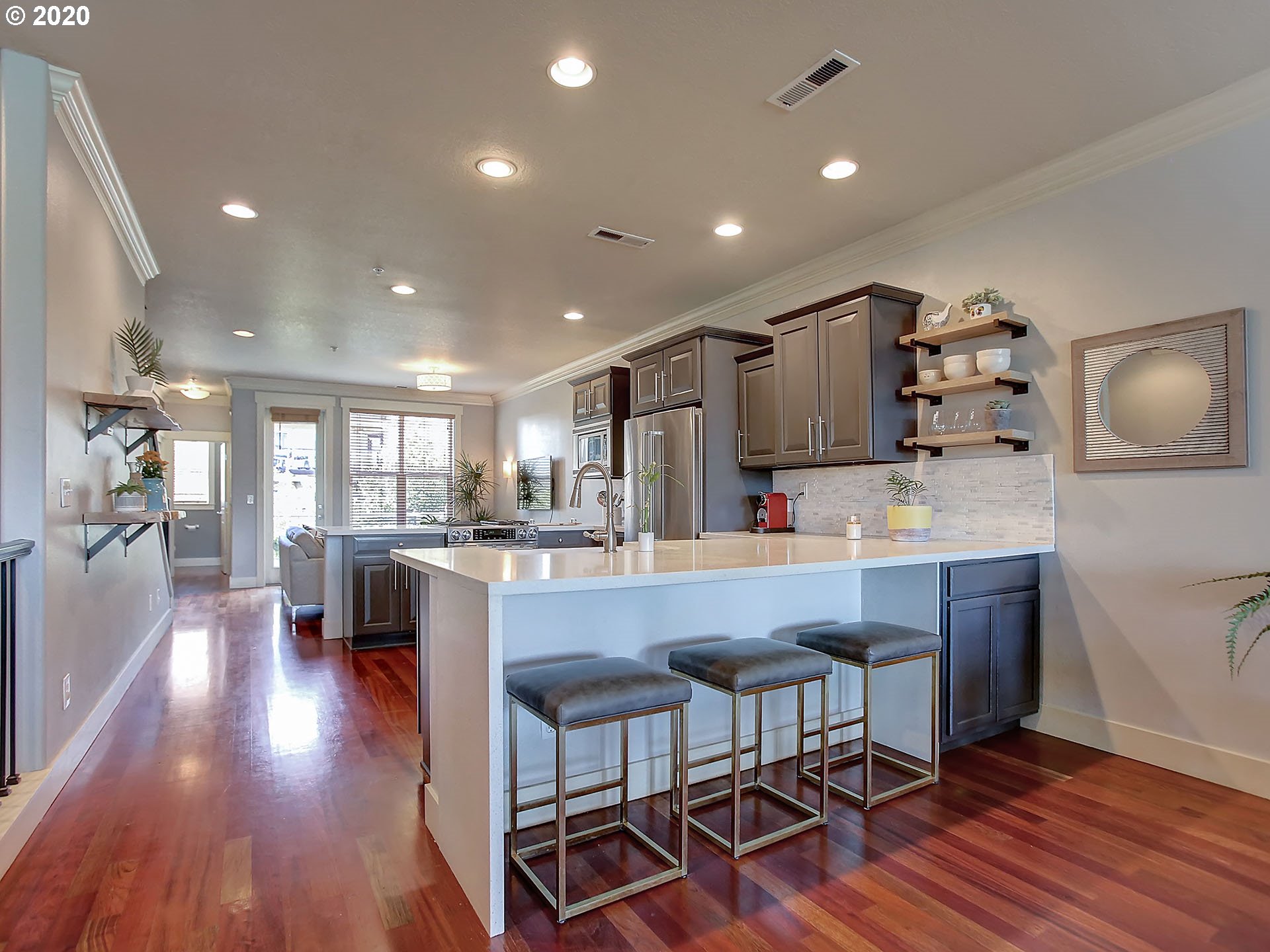 Photo #5: 20327312 Listing 
