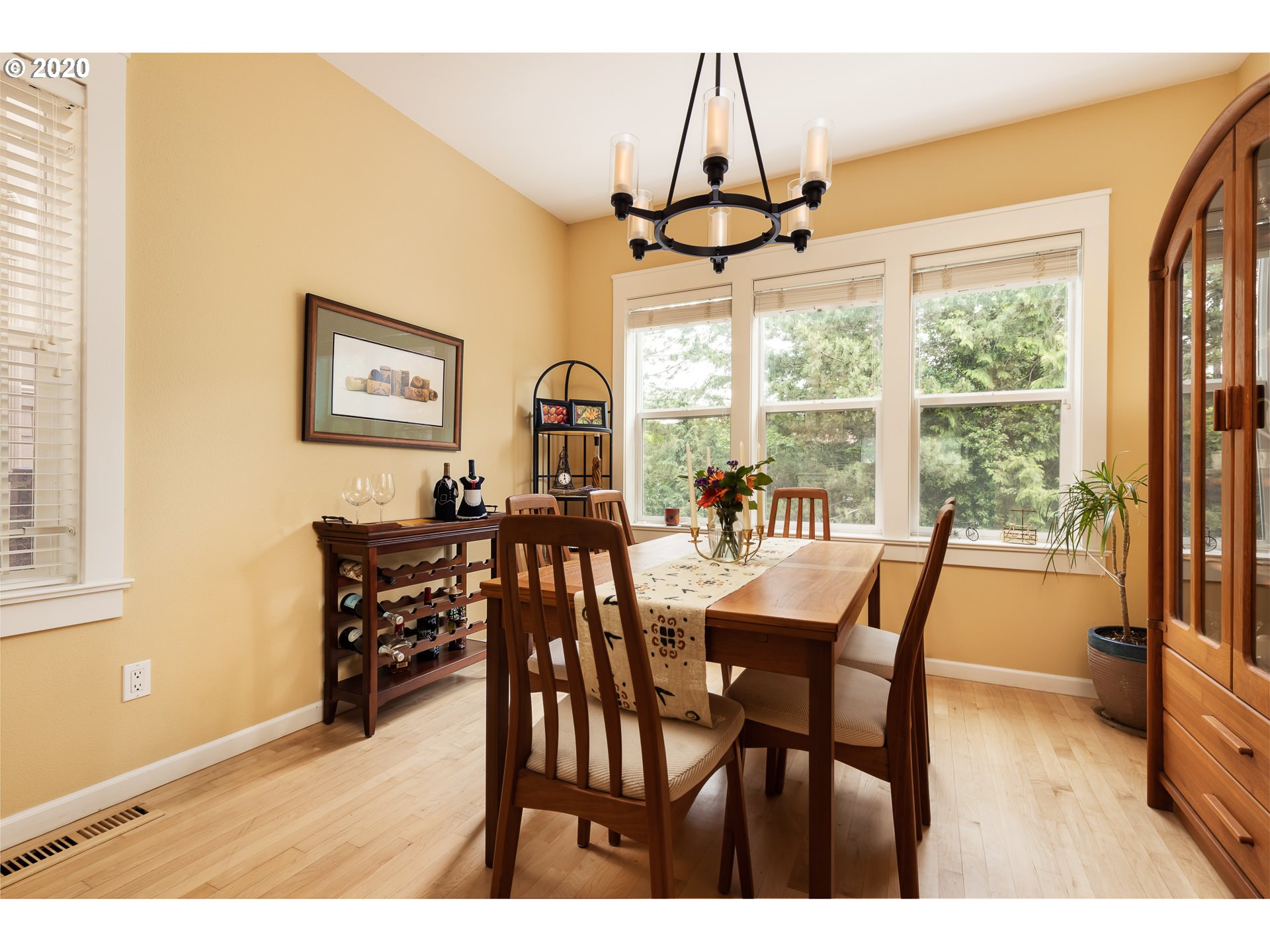 Photo #3: 20328990 Listing 