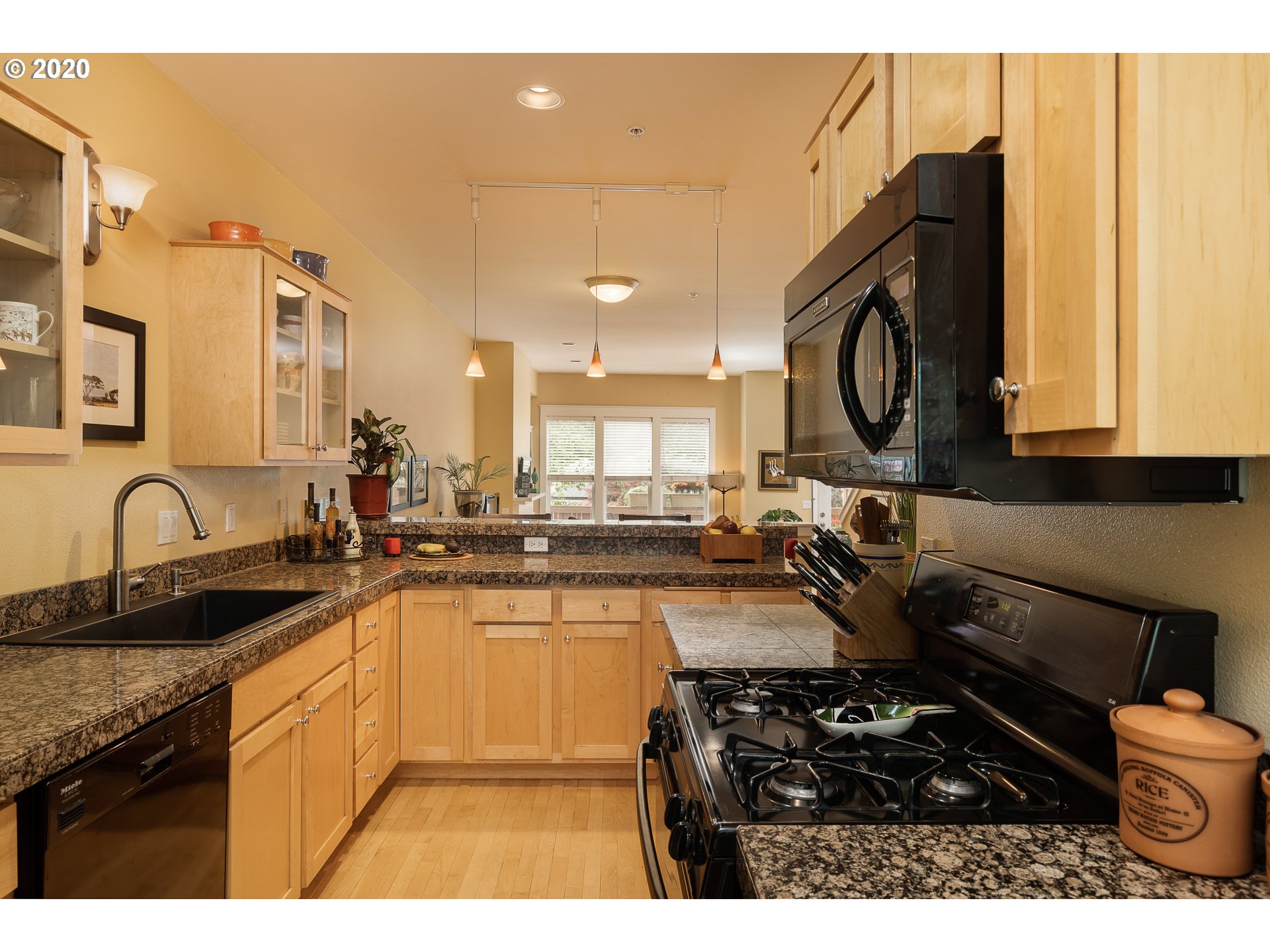 Photo #4: 20328990 Listing 